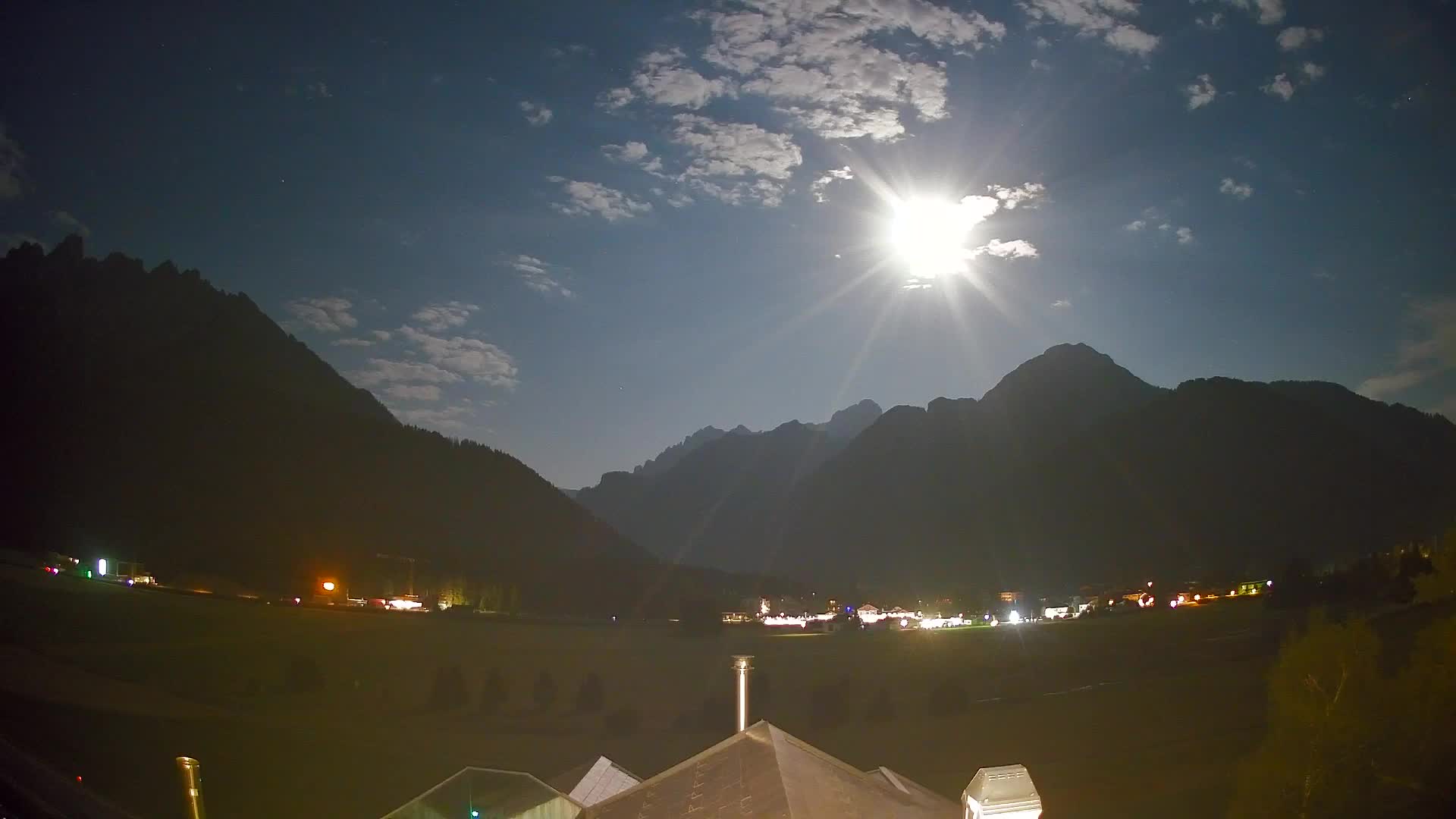 Web kamera Toblach Dolomiti – Pogled s Hotela Rosengarten