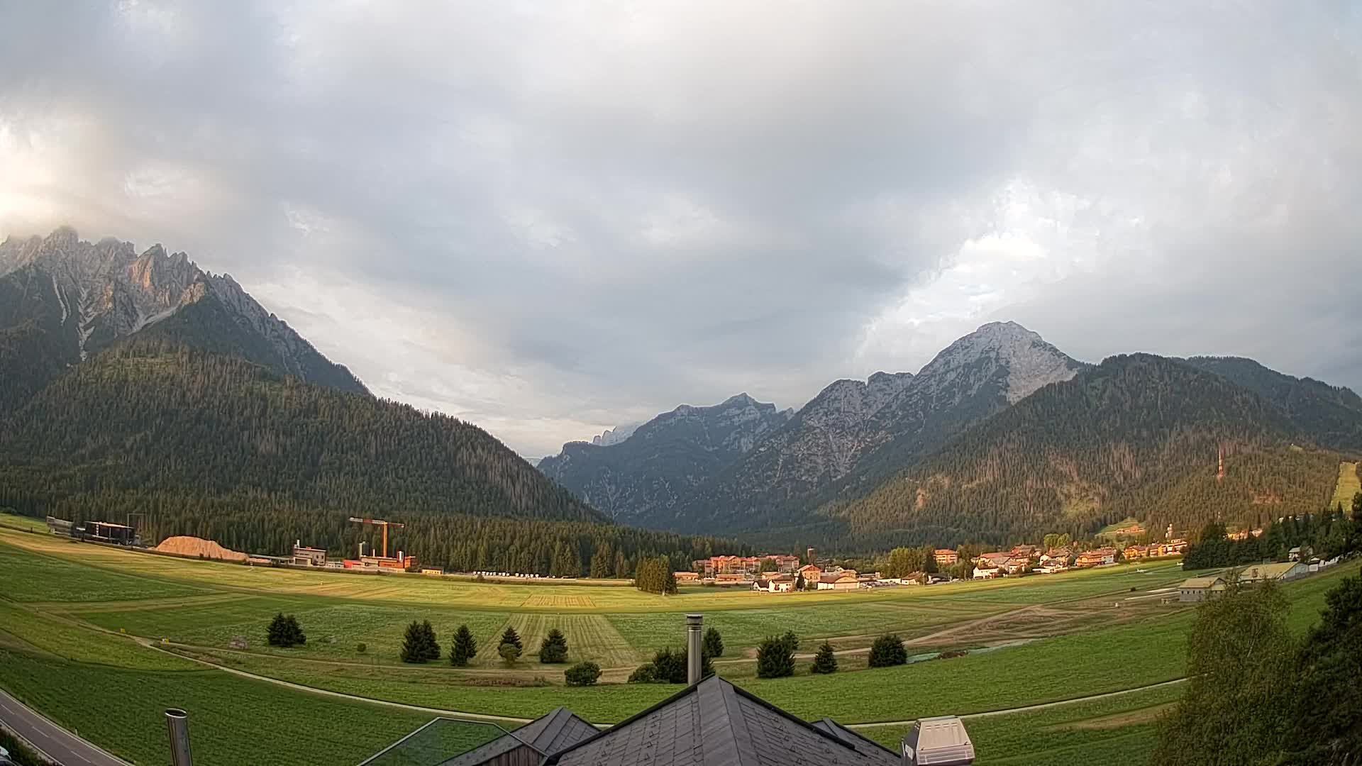Webcam Toblach Dolomites – View from Hotel Rosengarten