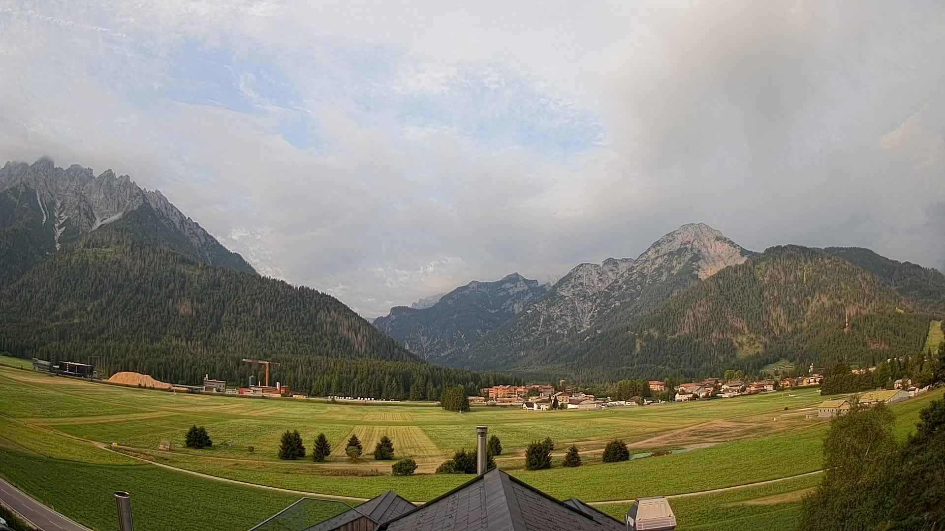 Webcam Toblach Dolomites – View from Hotel Rosengarten