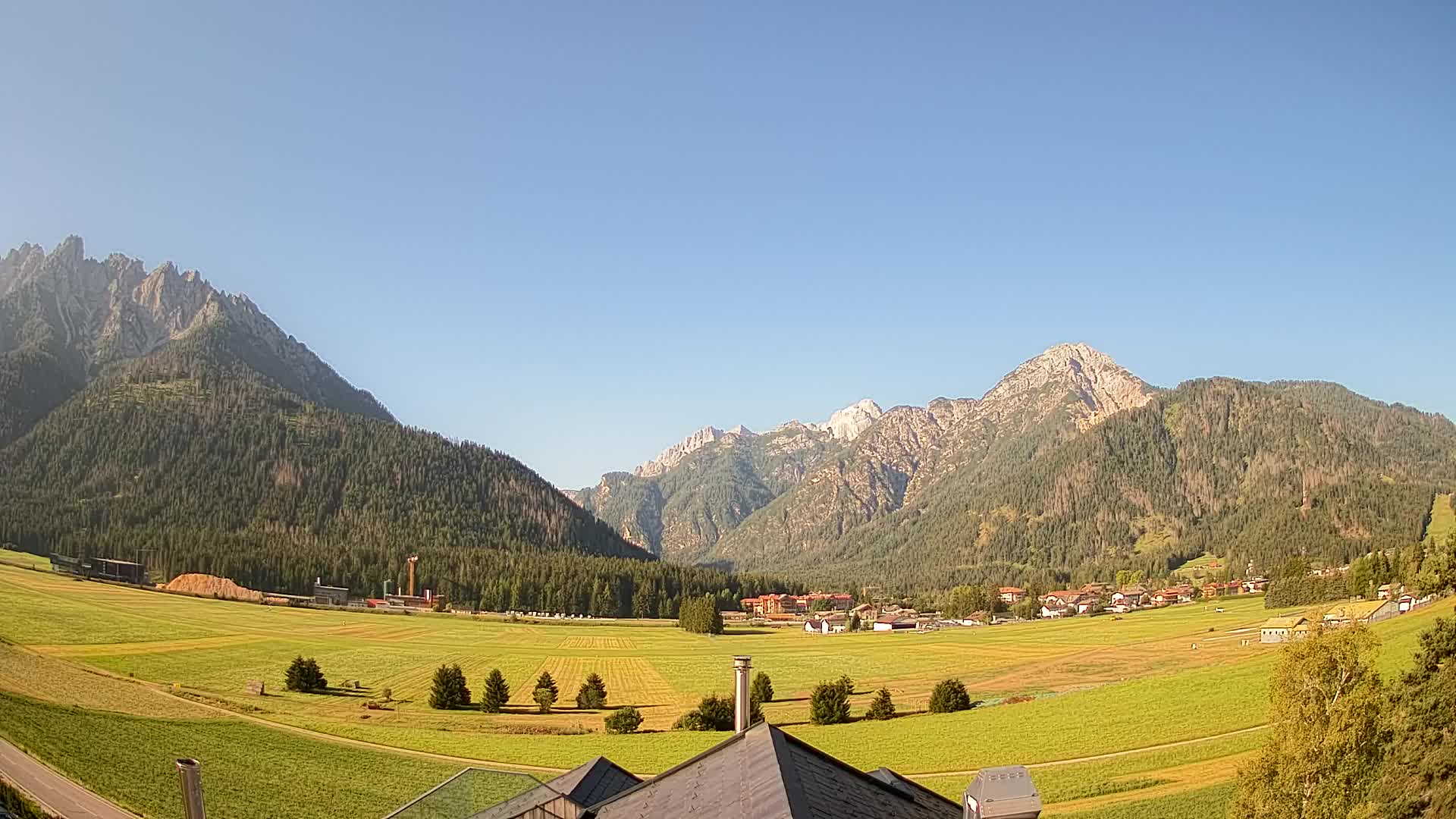 Webcam Toblach Dolomites – View from Hotel Rosengarten