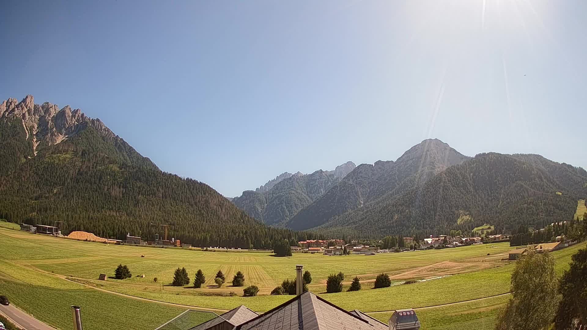 Webcam Toblach Dolomites – View from Hotel Rosengarten