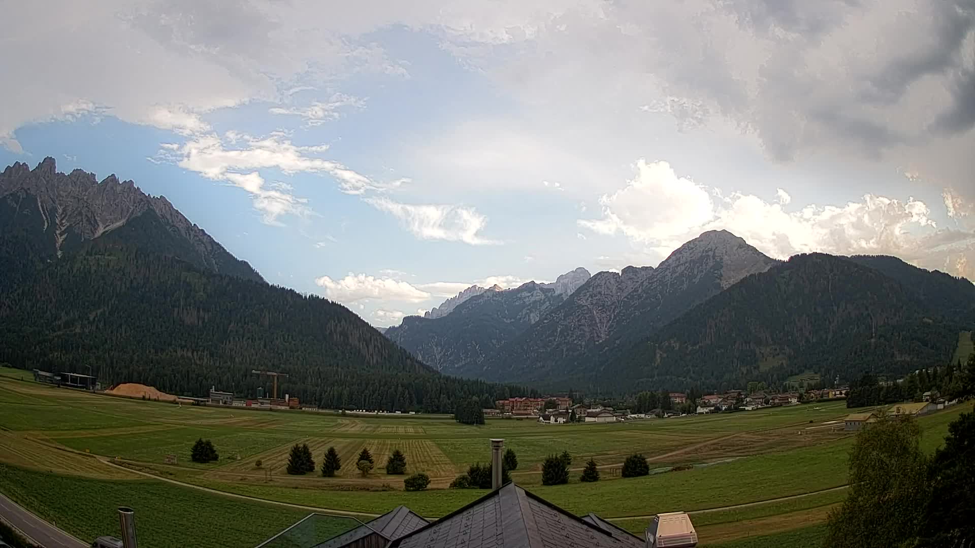 Webcam Toblach Dolomites – View from Hotel Rosengarten