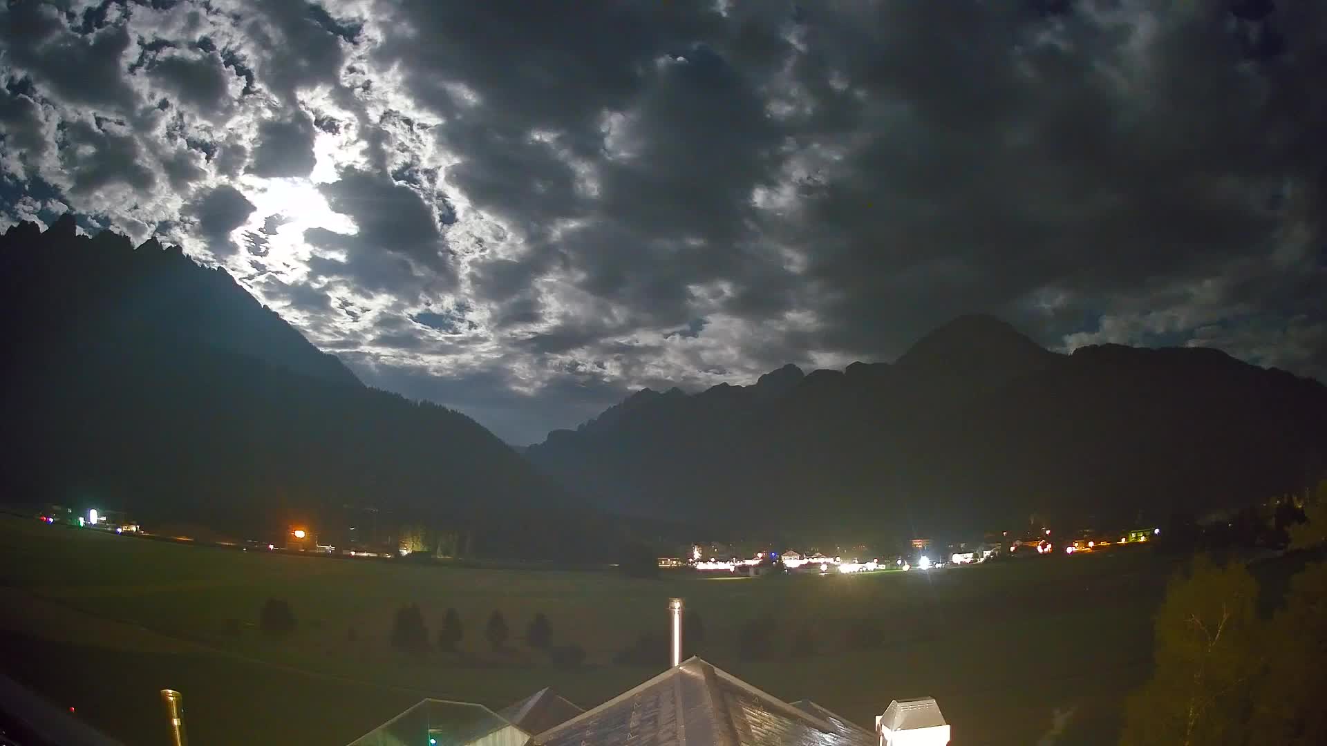 Web kamera Toblach Dolomiti – Pogled s Hotela Rosengarten