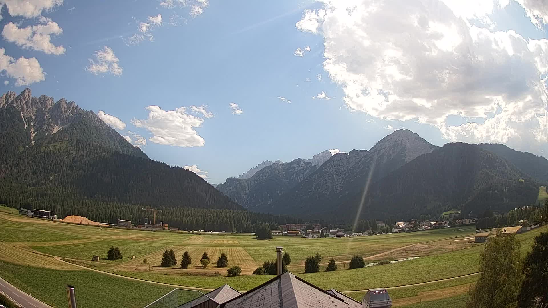Webcam Toblach Dolomites – View from Hotel Rosengarten