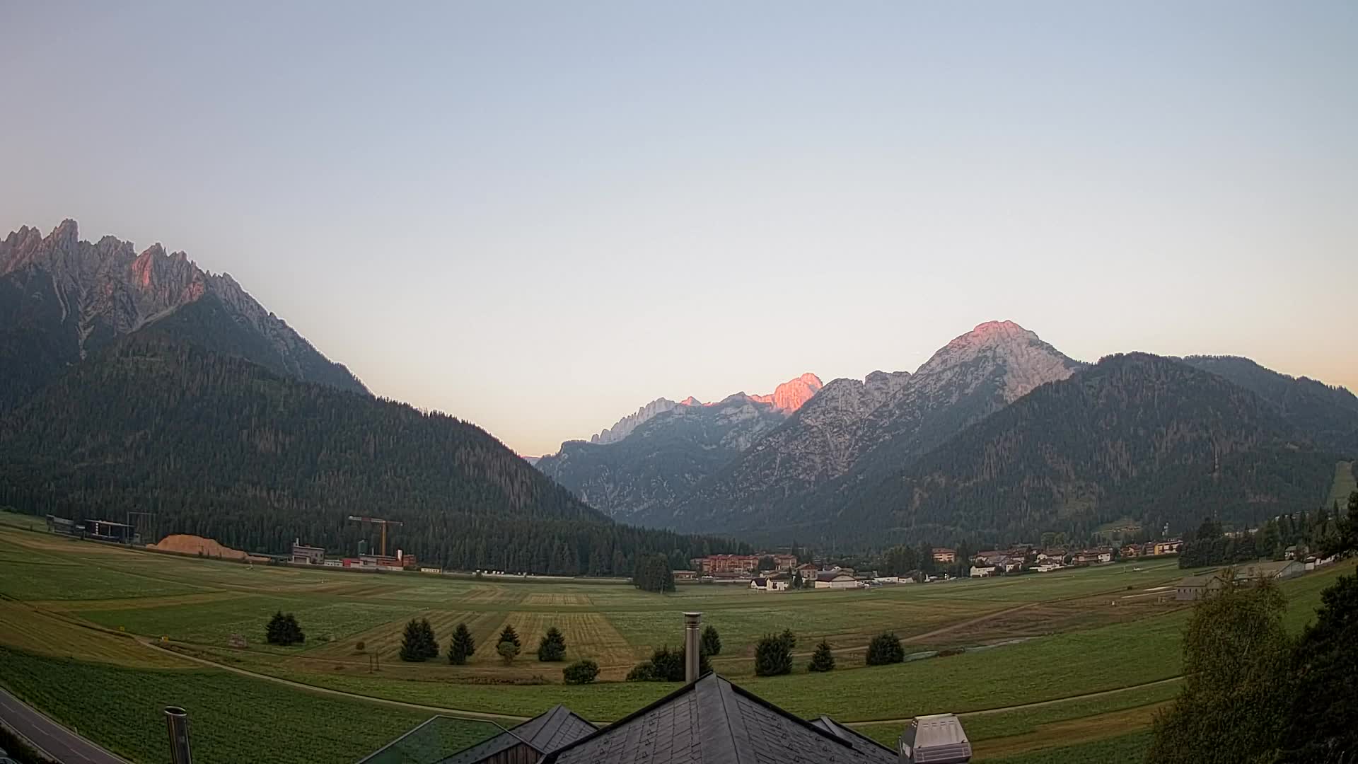 Spletna kamera Toblach Dolomiti – Pogled iz hotela Rosengarten