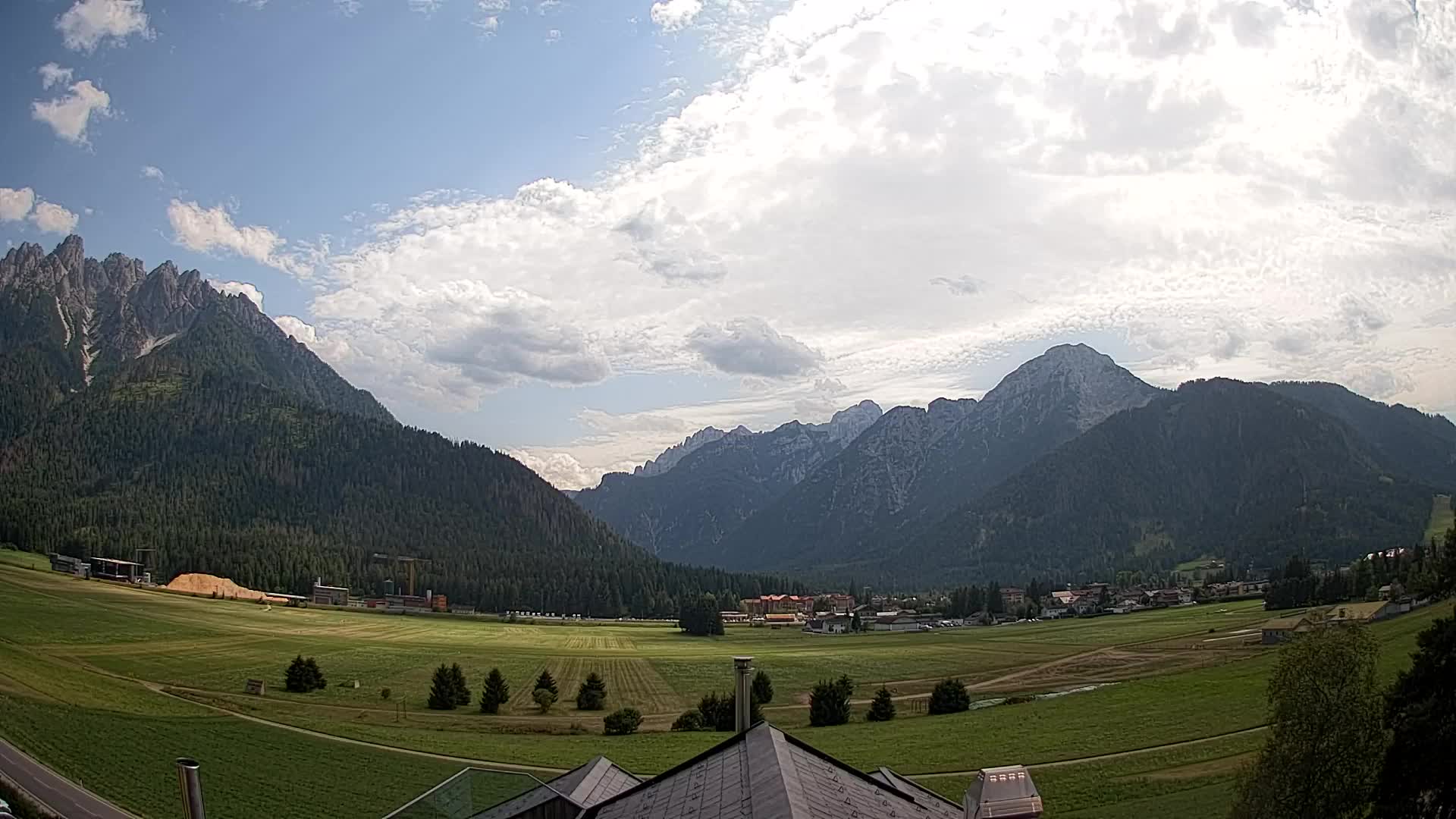 Webcam Toblach Dolomites – View from Hotel Rosengarten