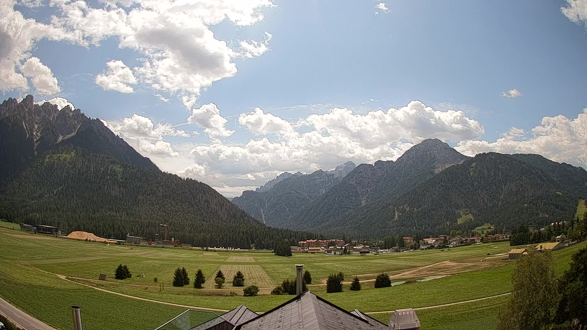Webcam Toblach Dolomites – View from Hotel Rosengarten