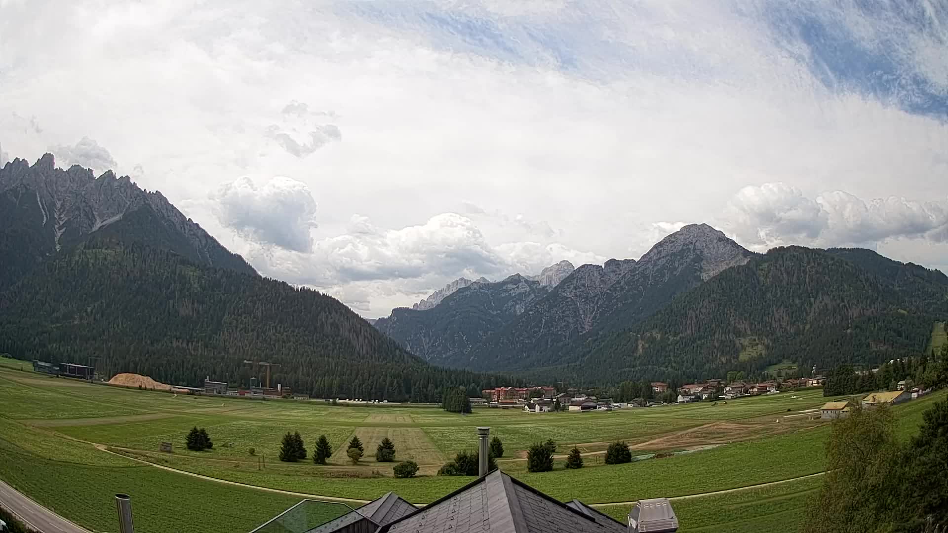 Spletna kamera Toblach Dolomiti – Pogled iz hotela Rosengarten