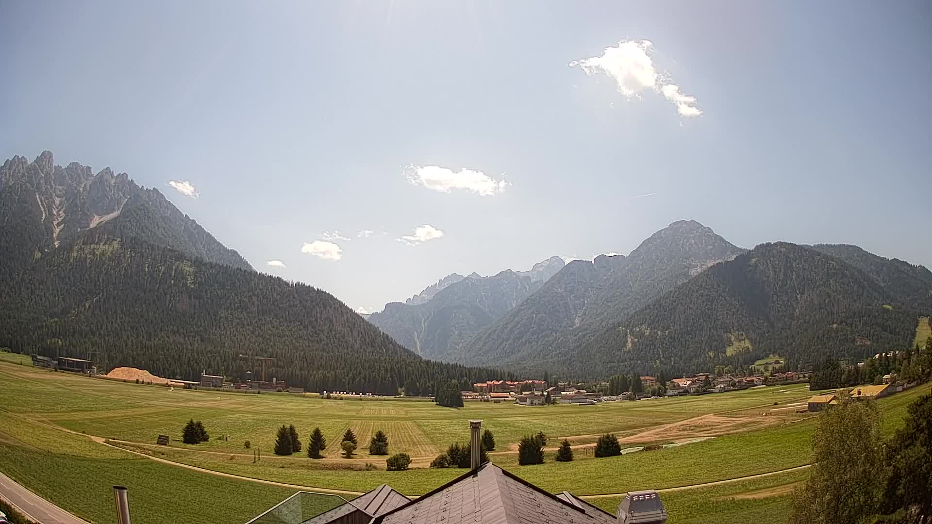 Webcam Toblach Dolomites – View from Hotel Rosengarten