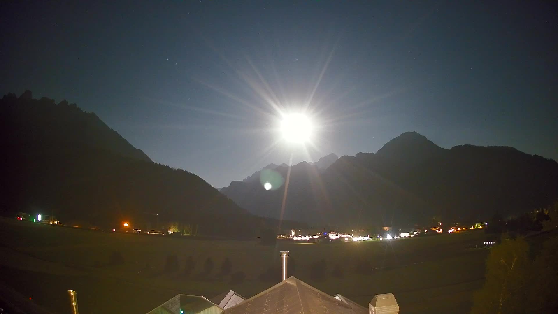 Web kamera Toblach Dolomiti – Pogled s Hotela Rosengarten