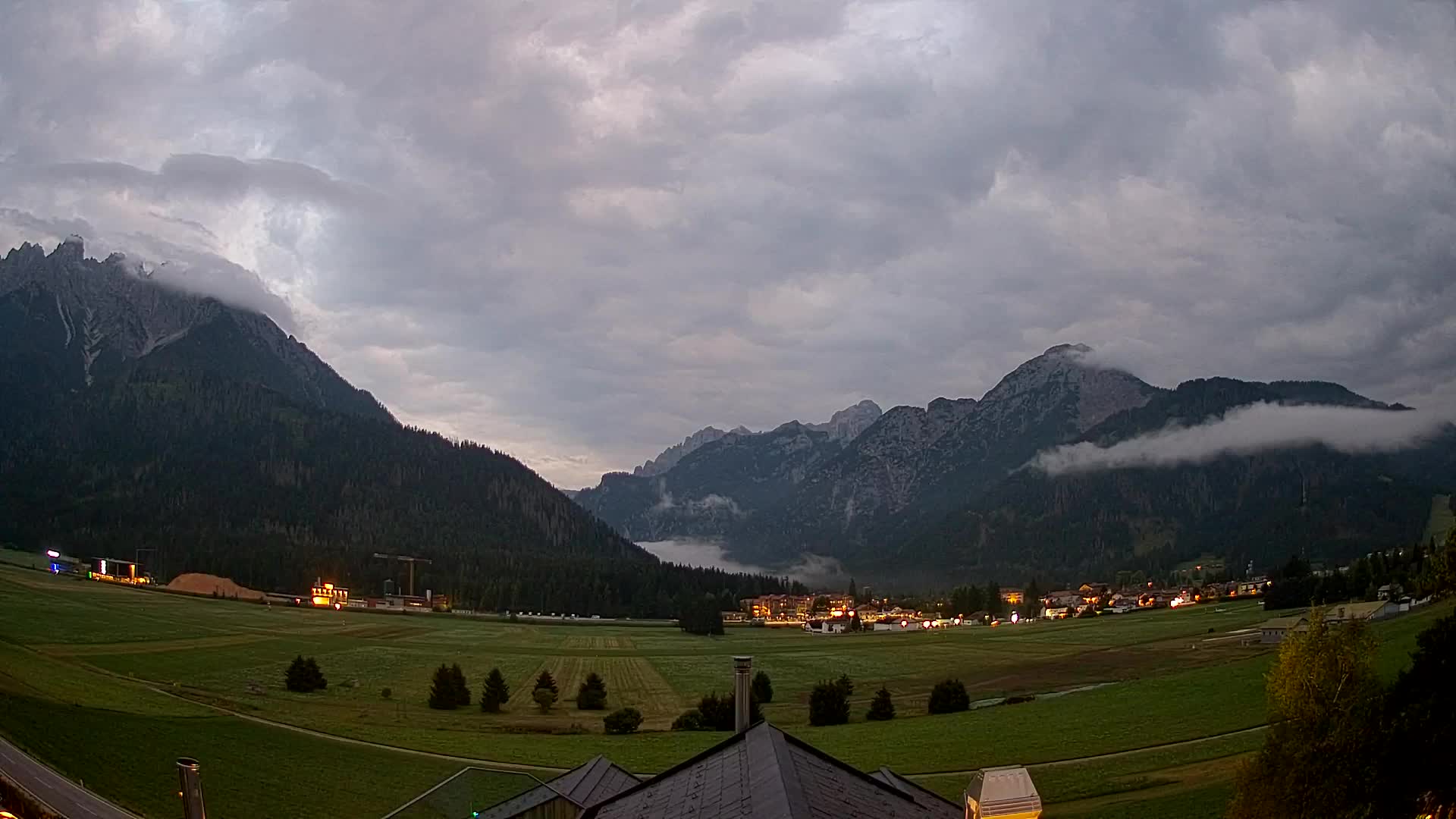 Web kamera Toblach Dolomiti – Pogled s Hotela Rosengarten