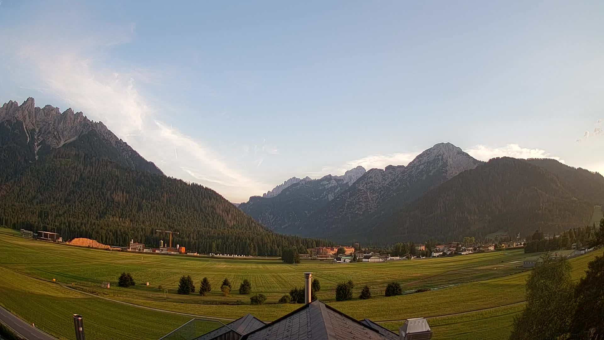 Web kamera Toblach Dolomiti – Pogled s Hotela Rosengarten