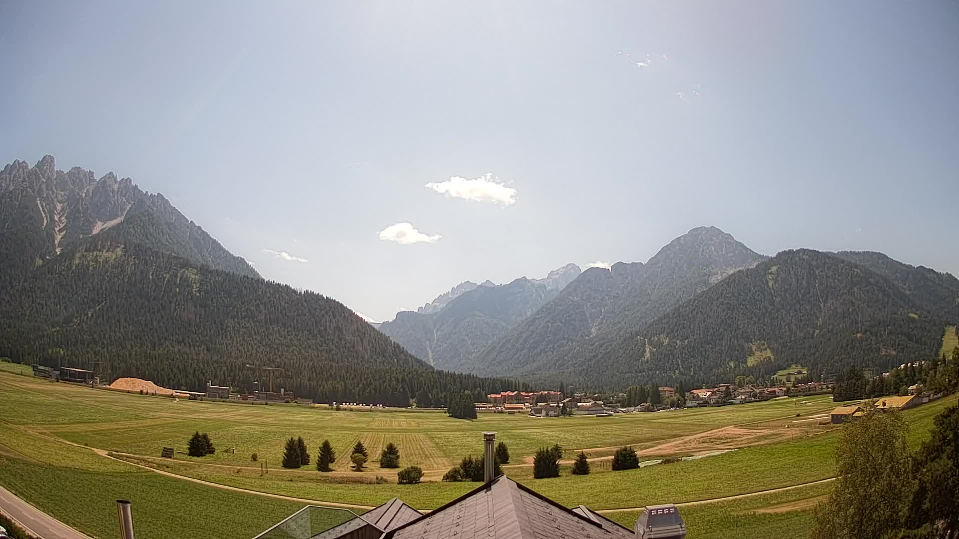 Webcam Toblach Dolomites – View from Hotel Rosengarten