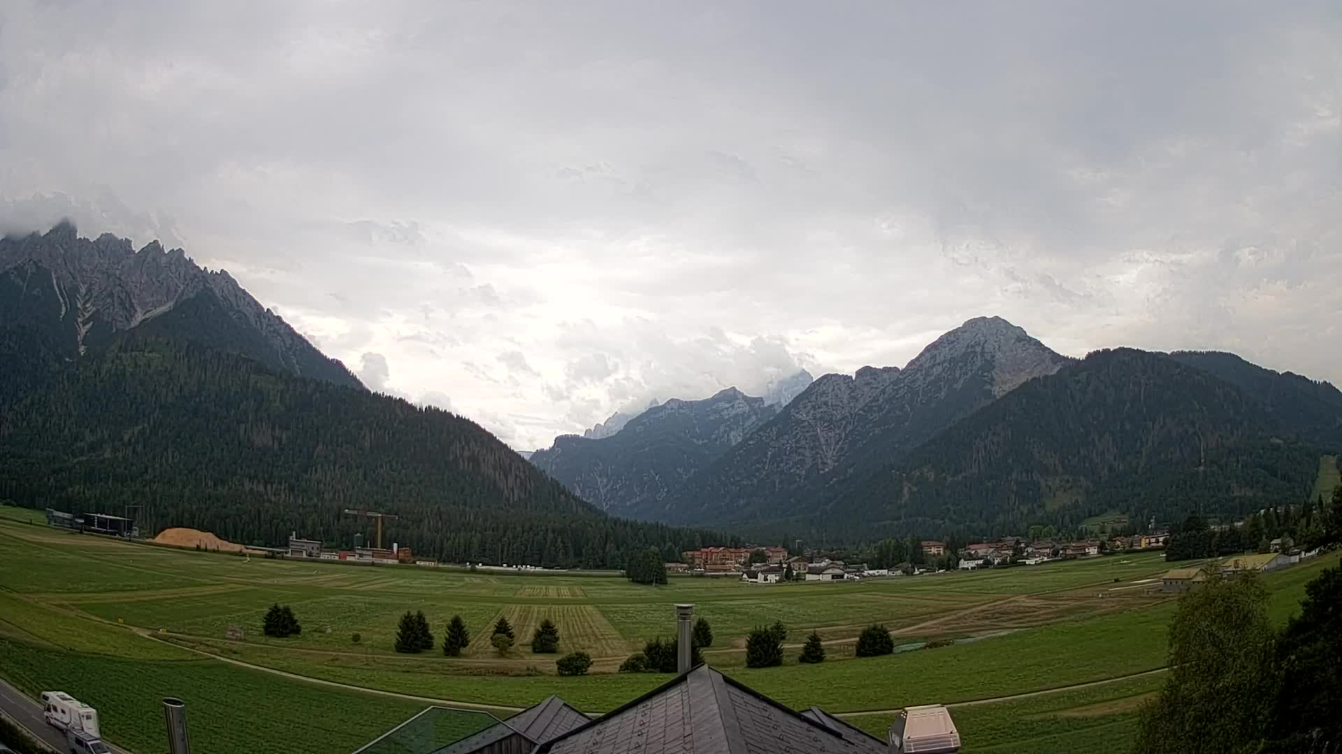 Spletna kamera Toblach Dolomiti – Pogled iz hotela Rosengarten