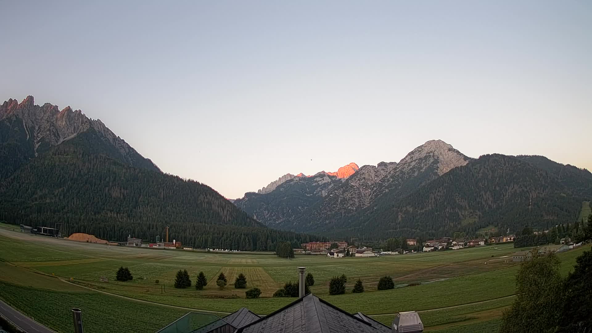 Webcam Toblach Dolomites – View from Hotel Rosengarten