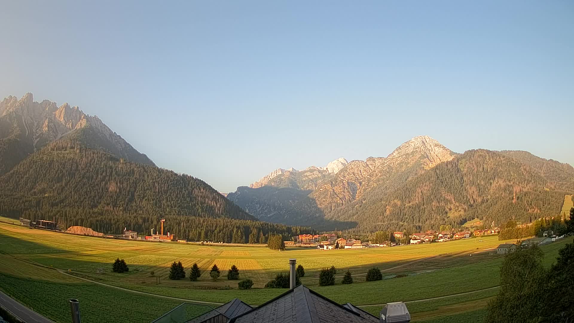 Webcam Toblach Dolomites – View from Hotel Rosengarten
