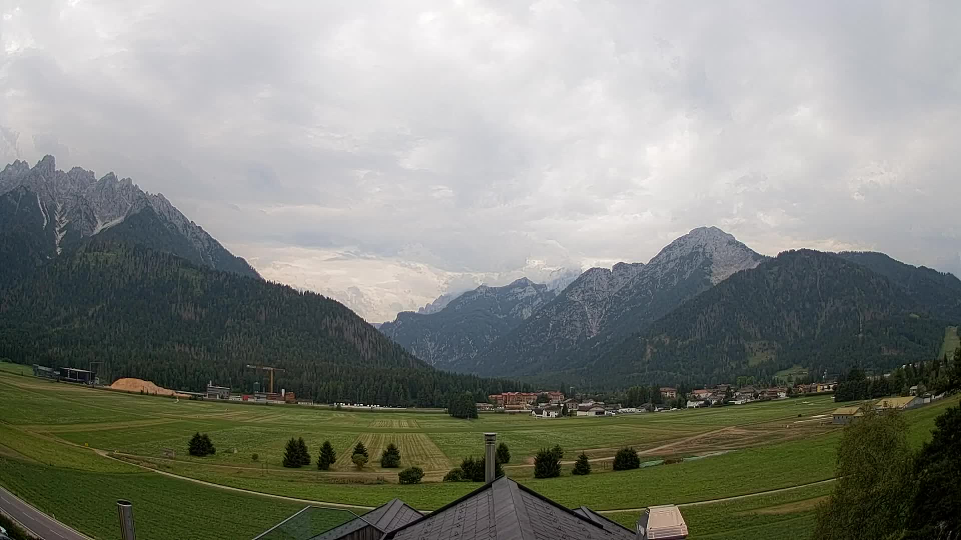 Spletna kamera Toblach Dolomiti – Pogled iz hotela Rosengarten