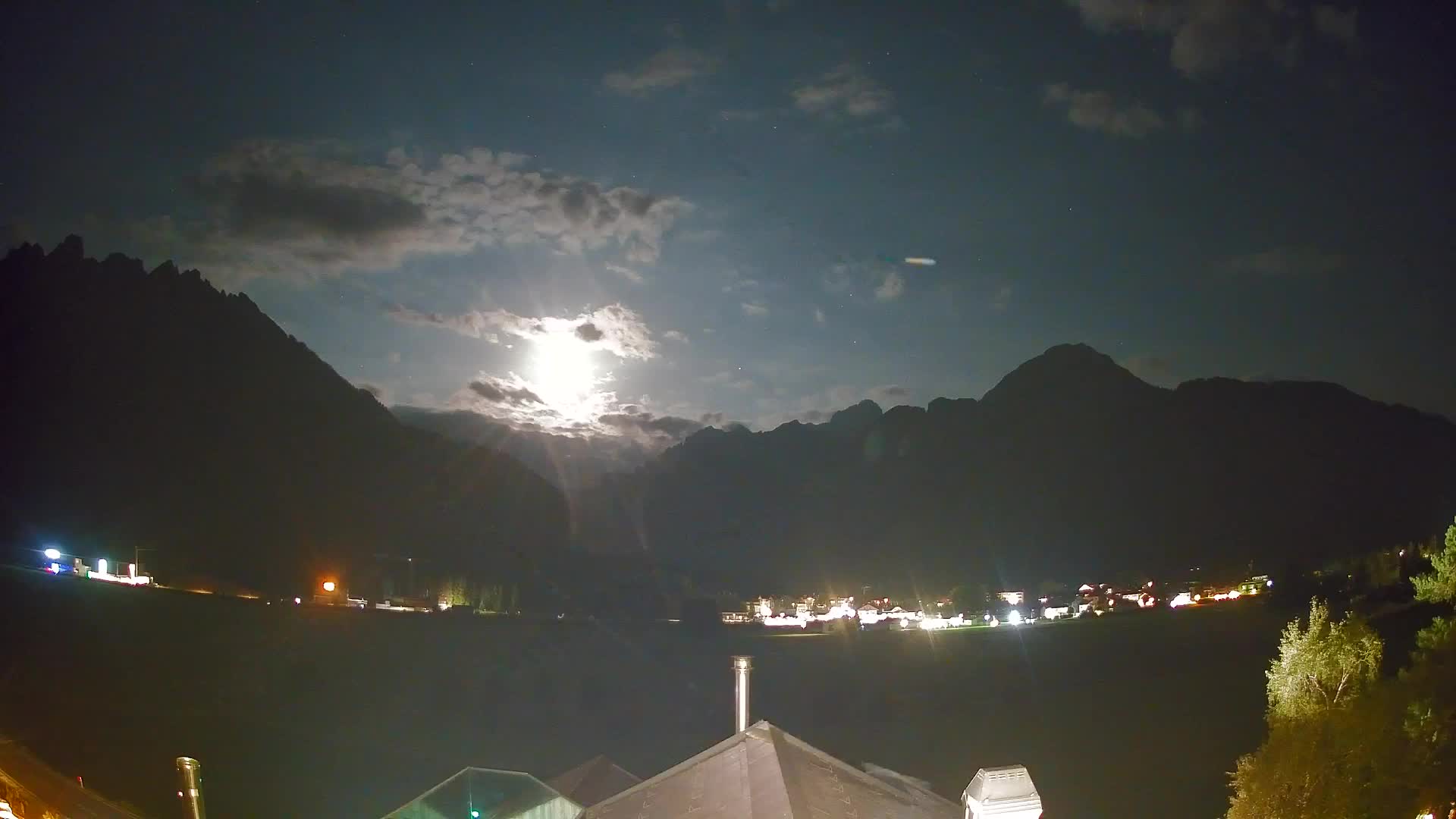 Web kamera Toblach Dolomiti – Pogled s Hotela Rosengarten