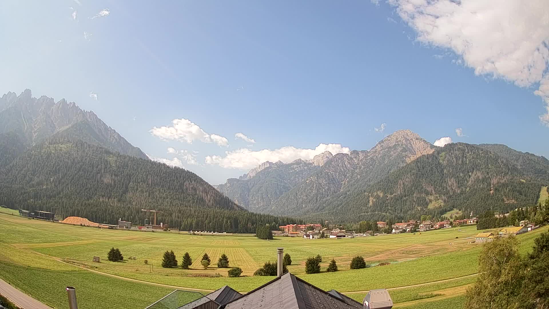 Webcam Toblach Dolomites – View from Hotel Rosengarten