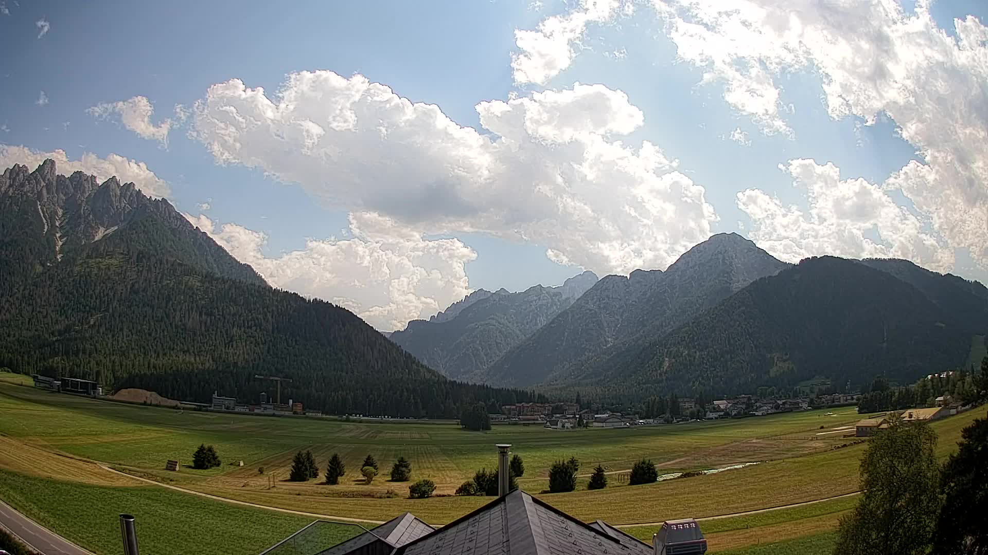 Spletna kamera Toblach Dolomiti – Pogled iz hotela Rosengarten