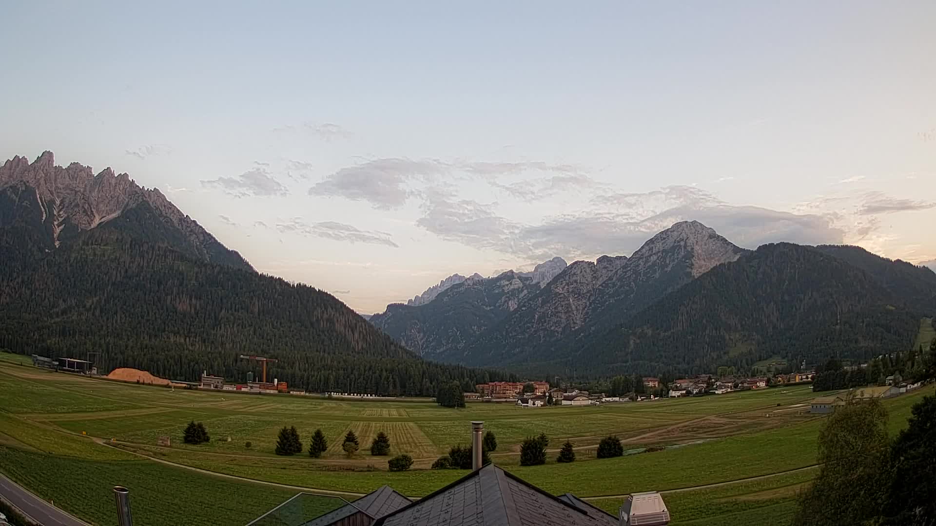 Spletna kamera Toblach Dolomiti – Pogled iz hotela Rosengarten