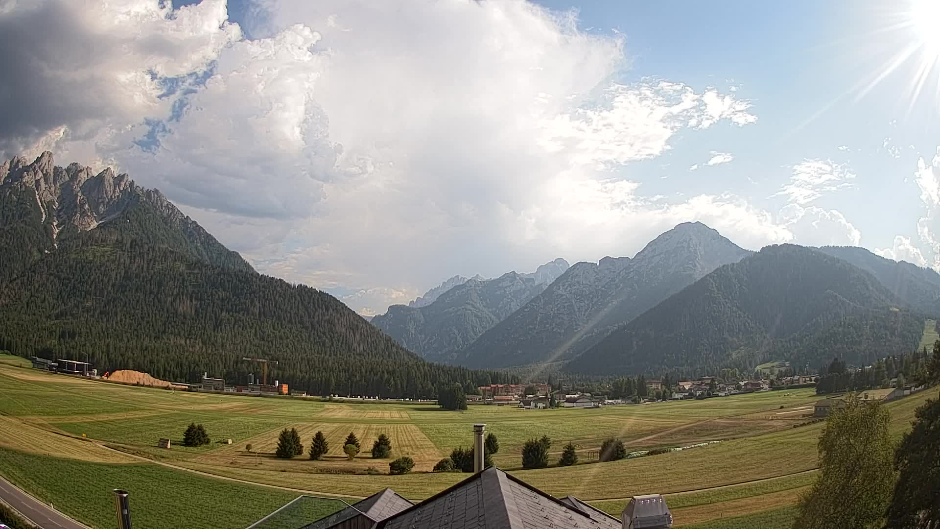Web kamera Toblach Dolomiti – Pogled s Hotela Rosengarten