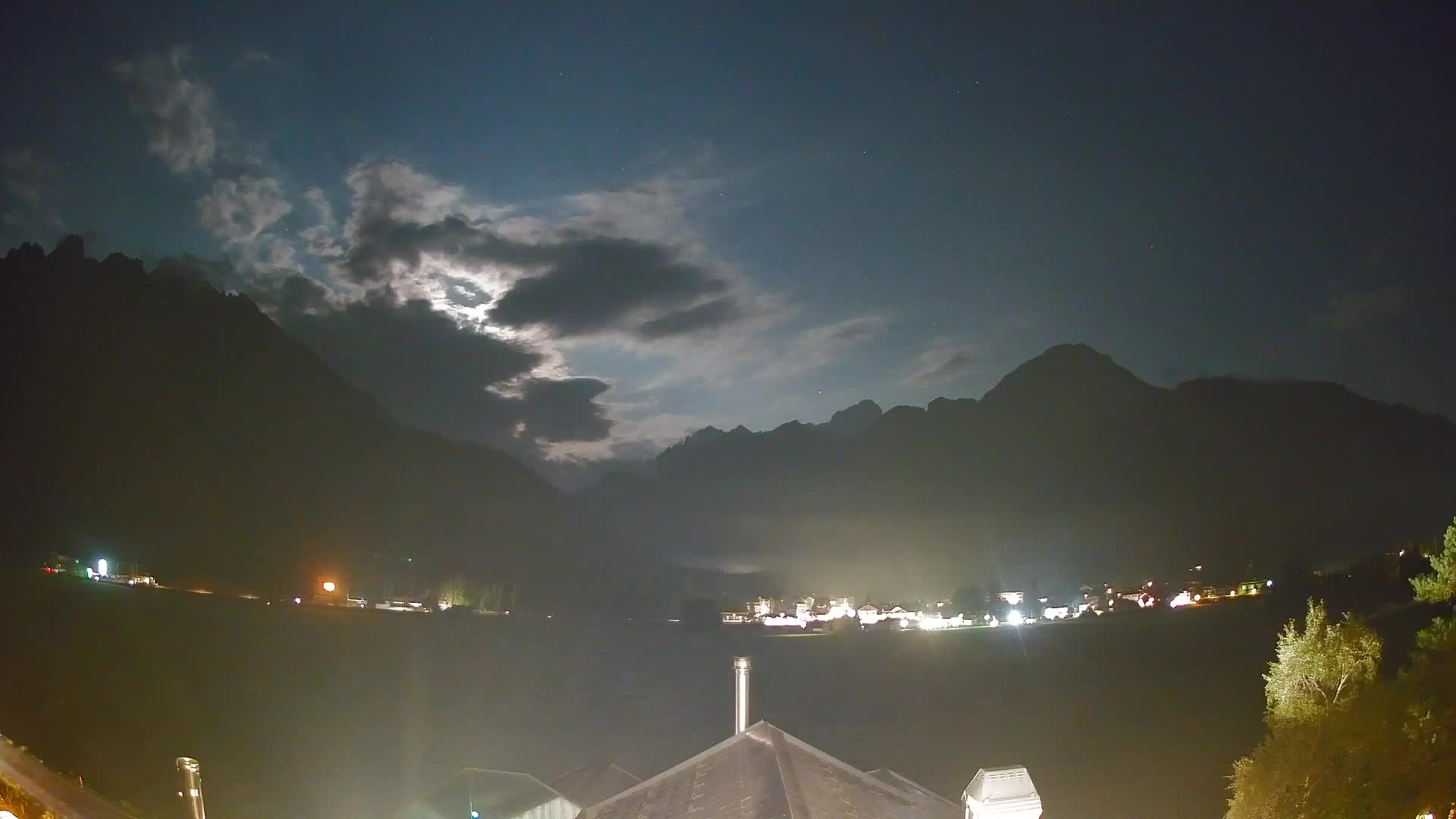 Spletna kamera Toblach Dolomiti – Pogled iz hotela Rosengarten
