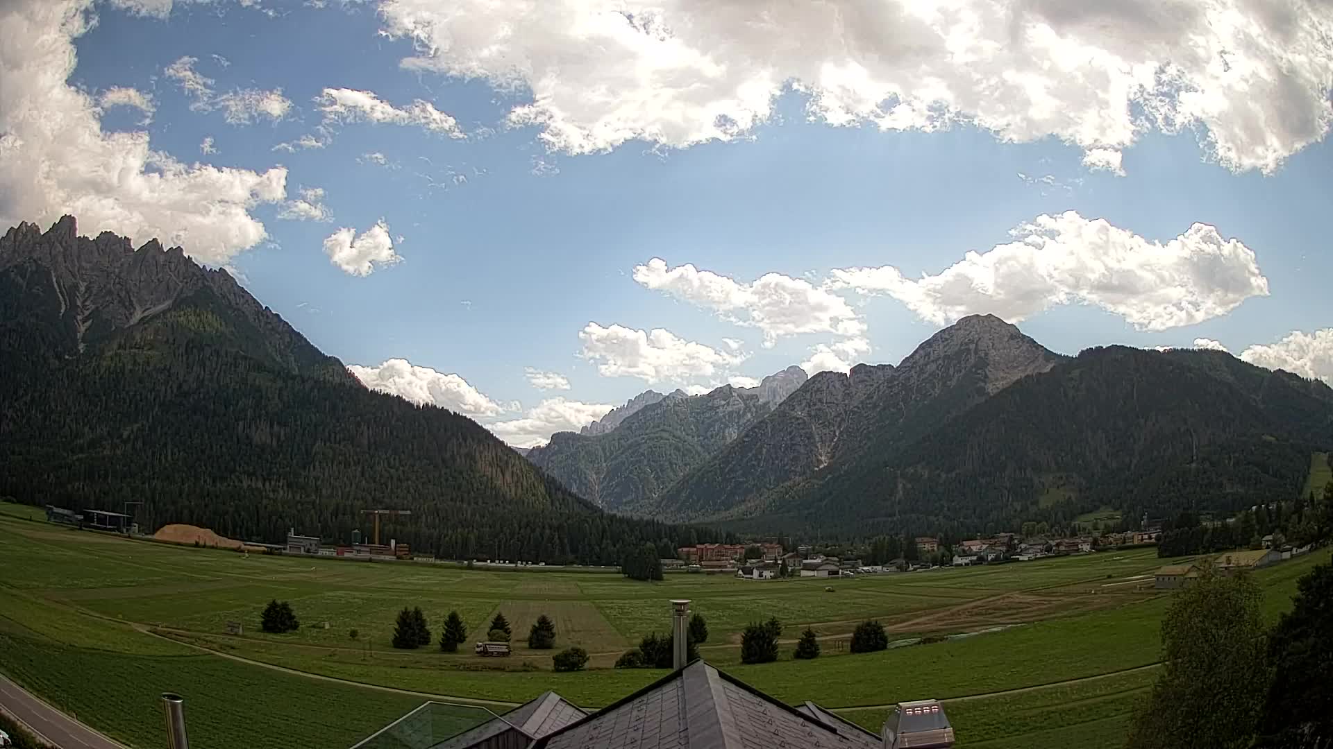 Webcam Toblach Dolomites – View from Hotel Rosengarten