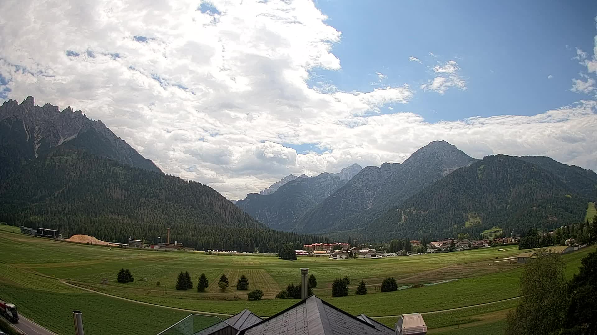Webcam Toblach Dolomites – View from Hotel Rosengarten