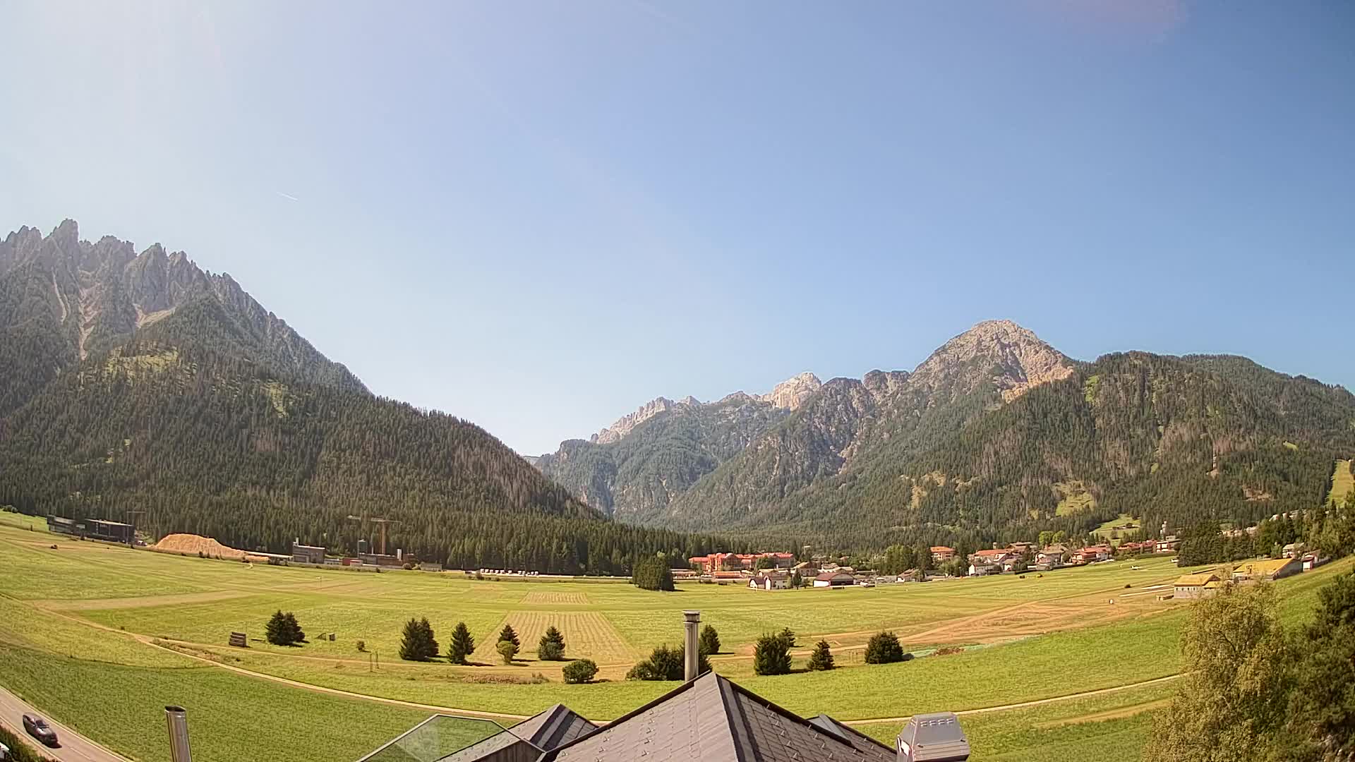 Spletna kamera Toblach Dolomiti – Pogled iz hotela Rosengarten