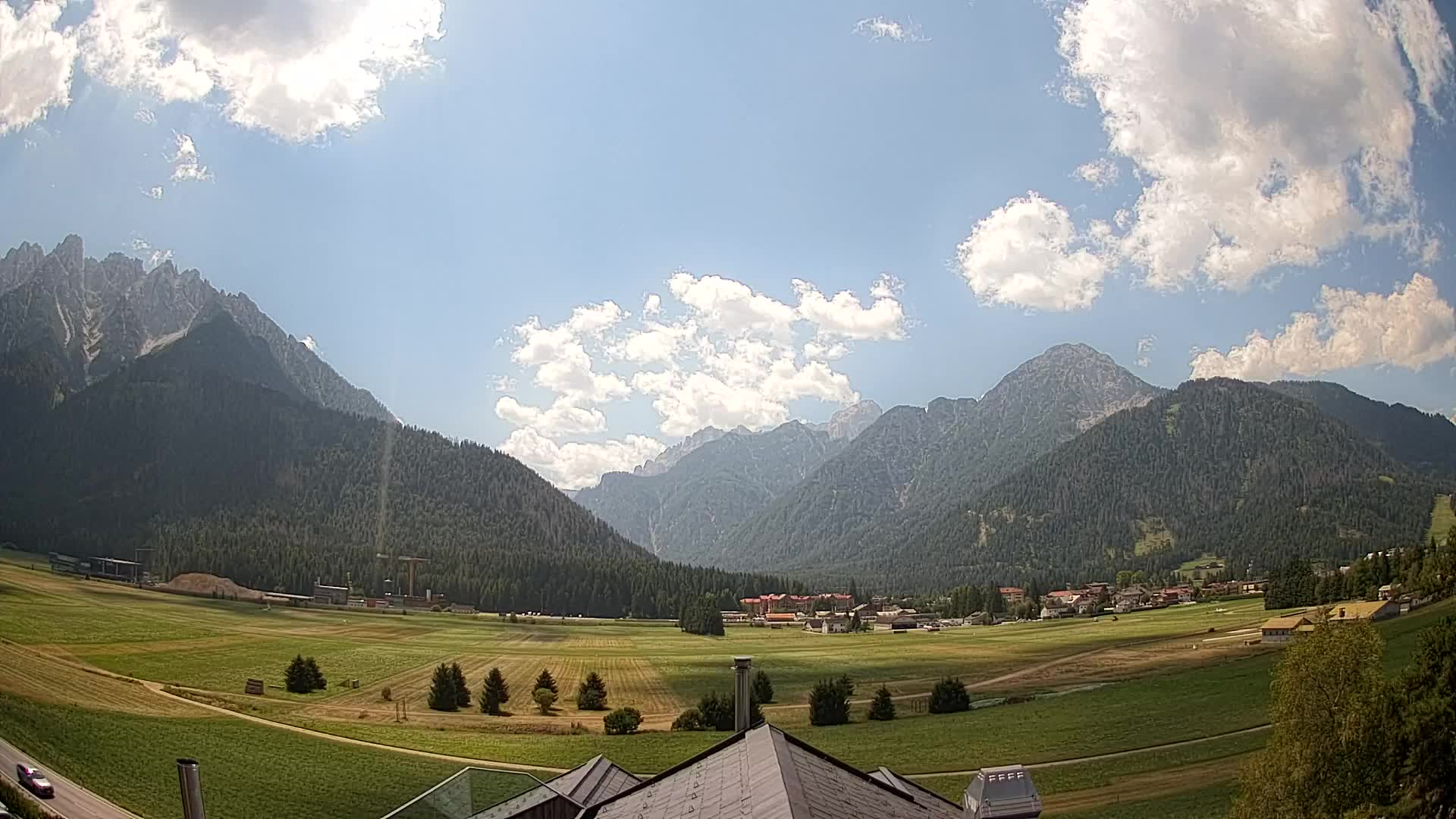 Webcam Toblach Dolomites – View from Hotel Rosengarten