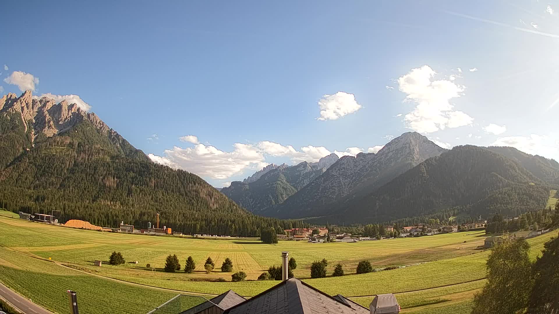 Webcam Toblach Dolomites – View from Hotel Rosengarten