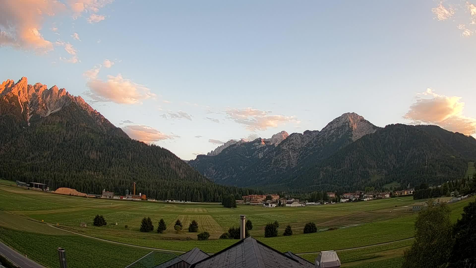 Webcam Toblach Dolomites – View from Hotel Rosengarten