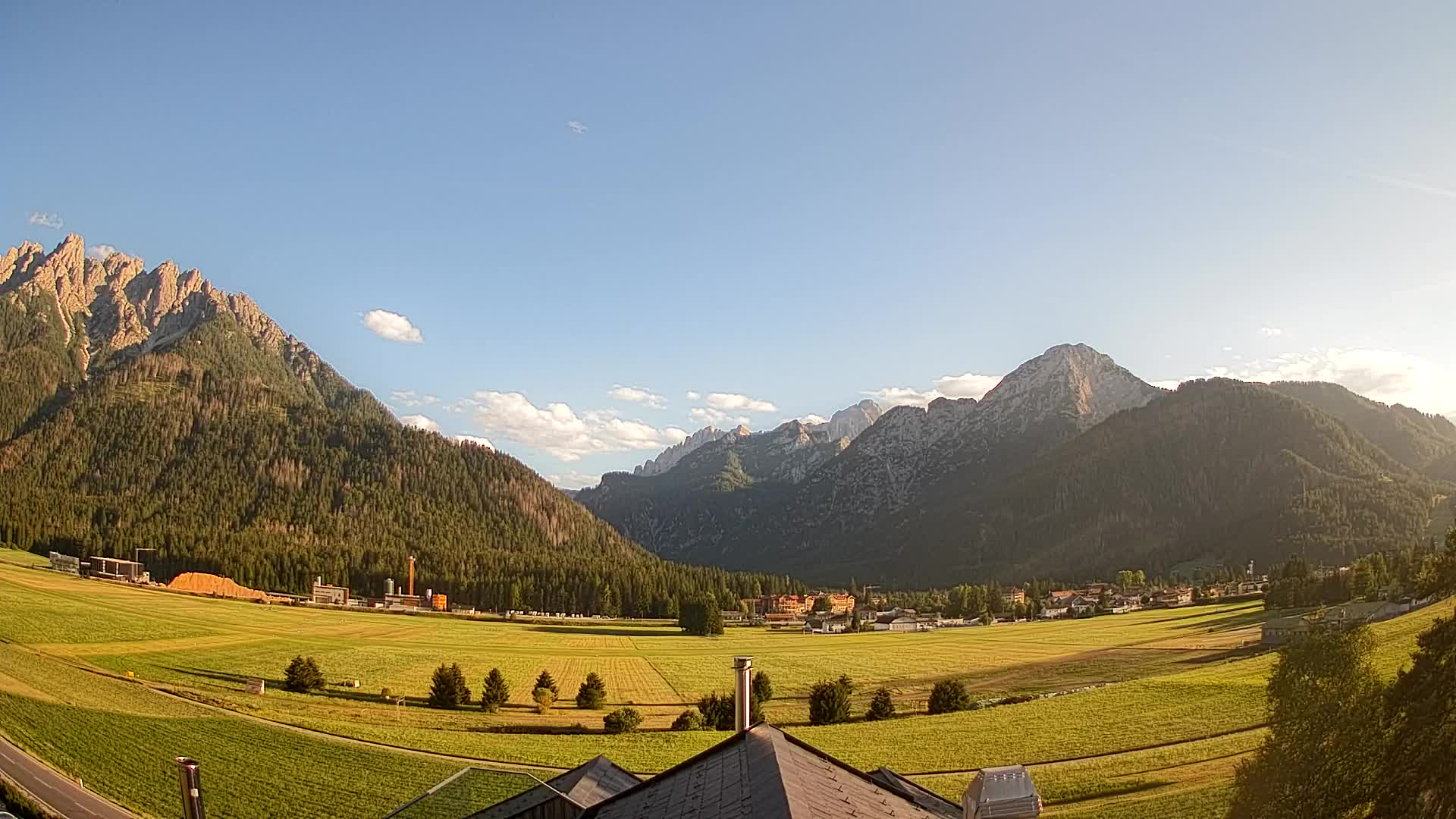 Webcam Toblach Dolomites – View from Hotel Rosengarten