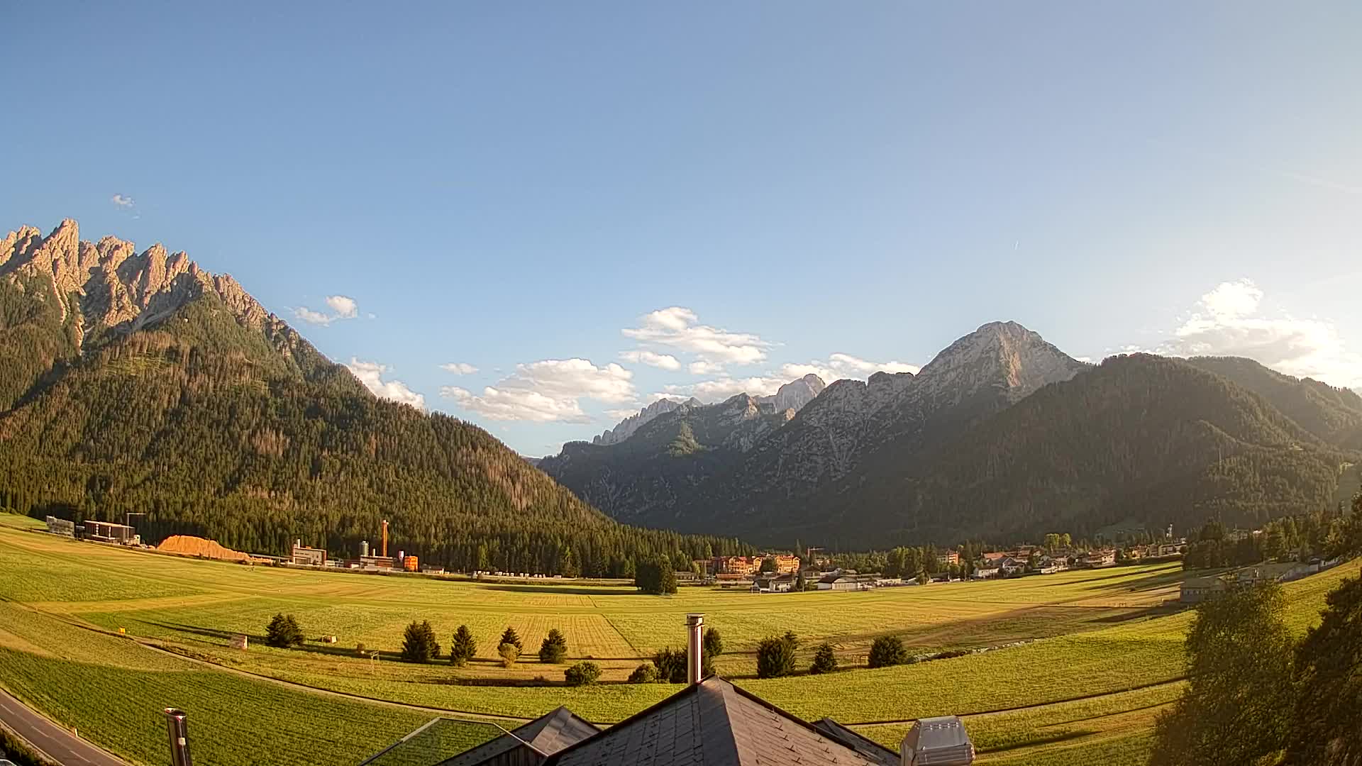 Webcam Toblach Dolomites – View from Hotel Rosengarten
