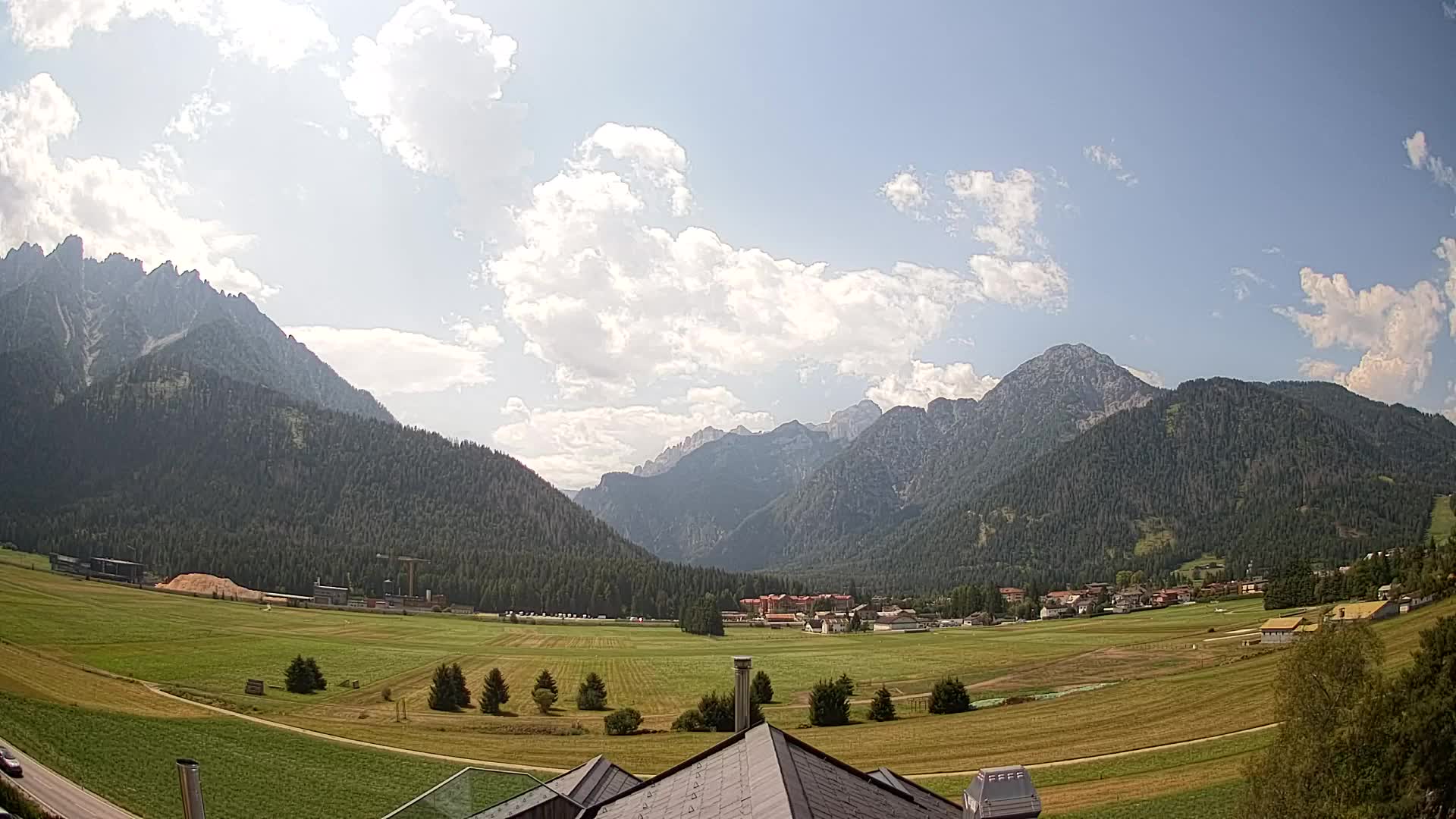 Web kamera Toblach Dolomiti – Pogled s Hotela Rosengarten