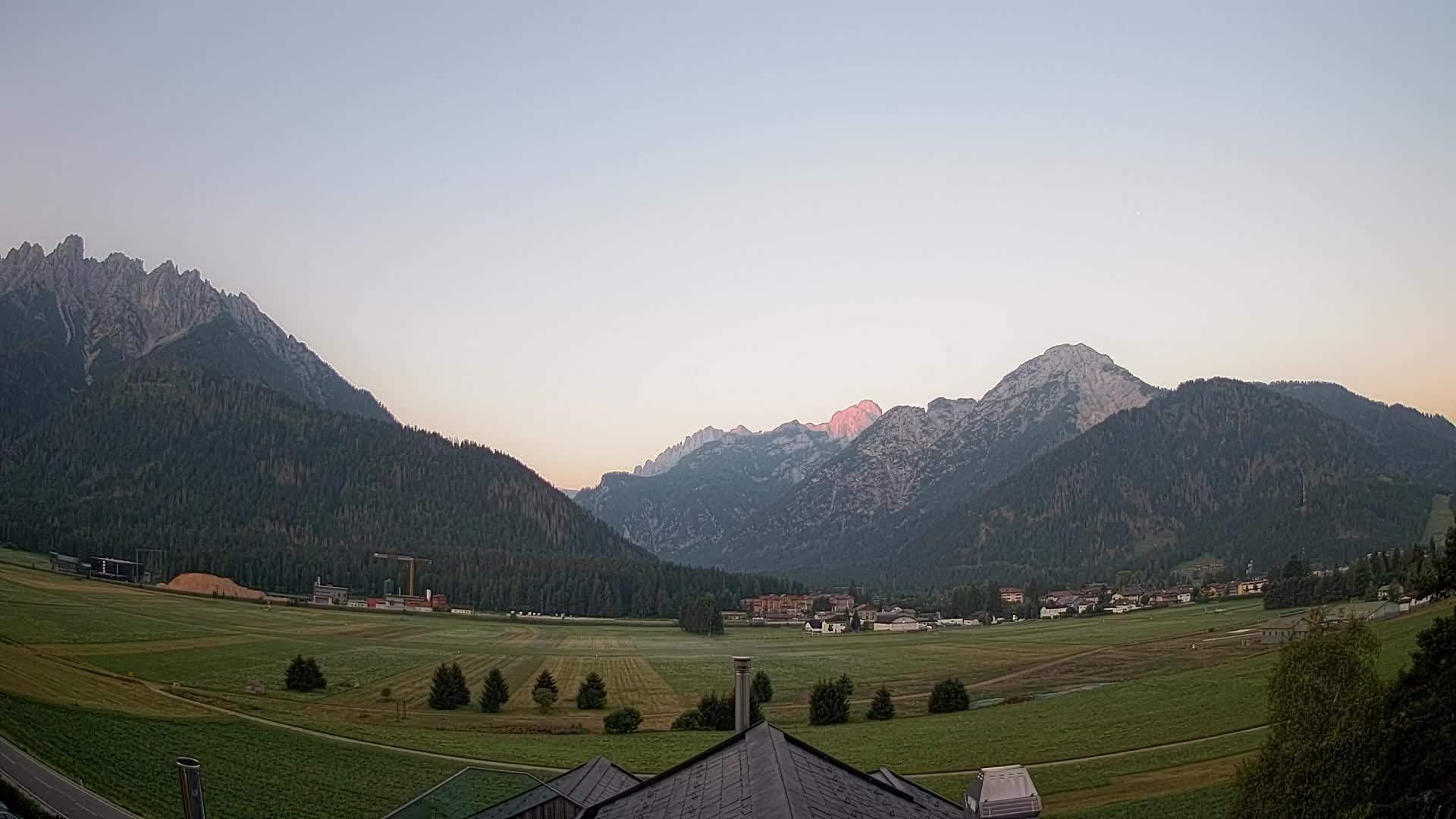 Webcam Toblach Dolomites – View from Hotel Rosengarten