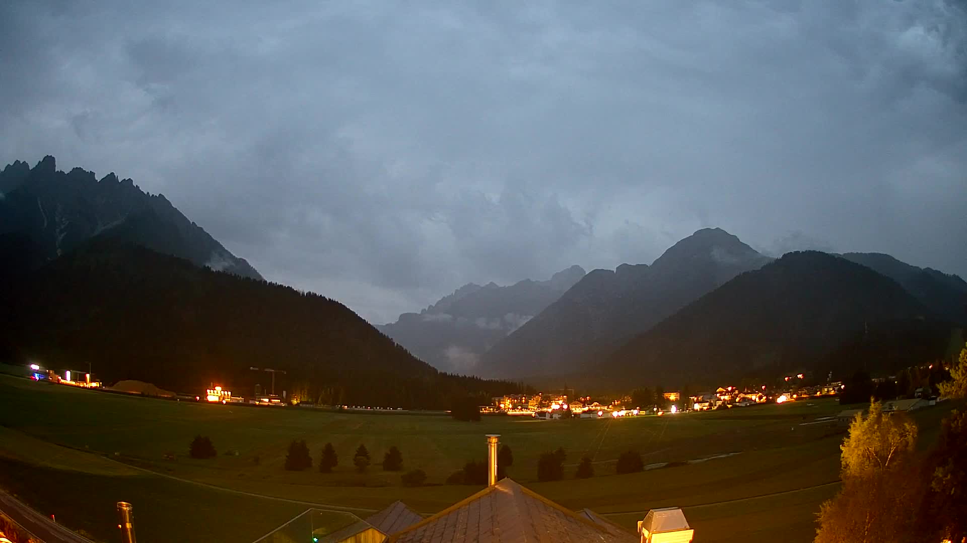 Web kamera Toblach Dolomiti – Pogled s Hotela Rosengarten
