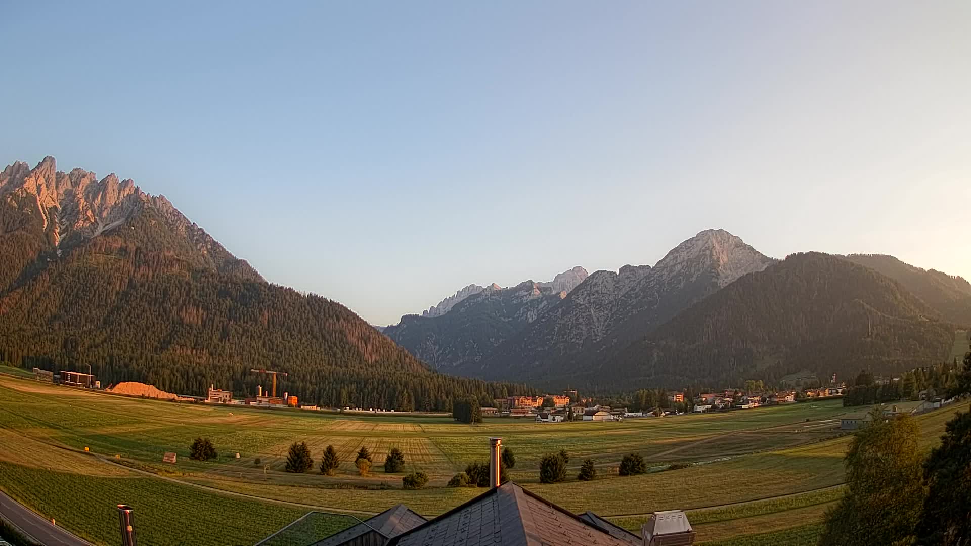 Webcam Toblach Dolomites – View from Hotel Rosengarten
