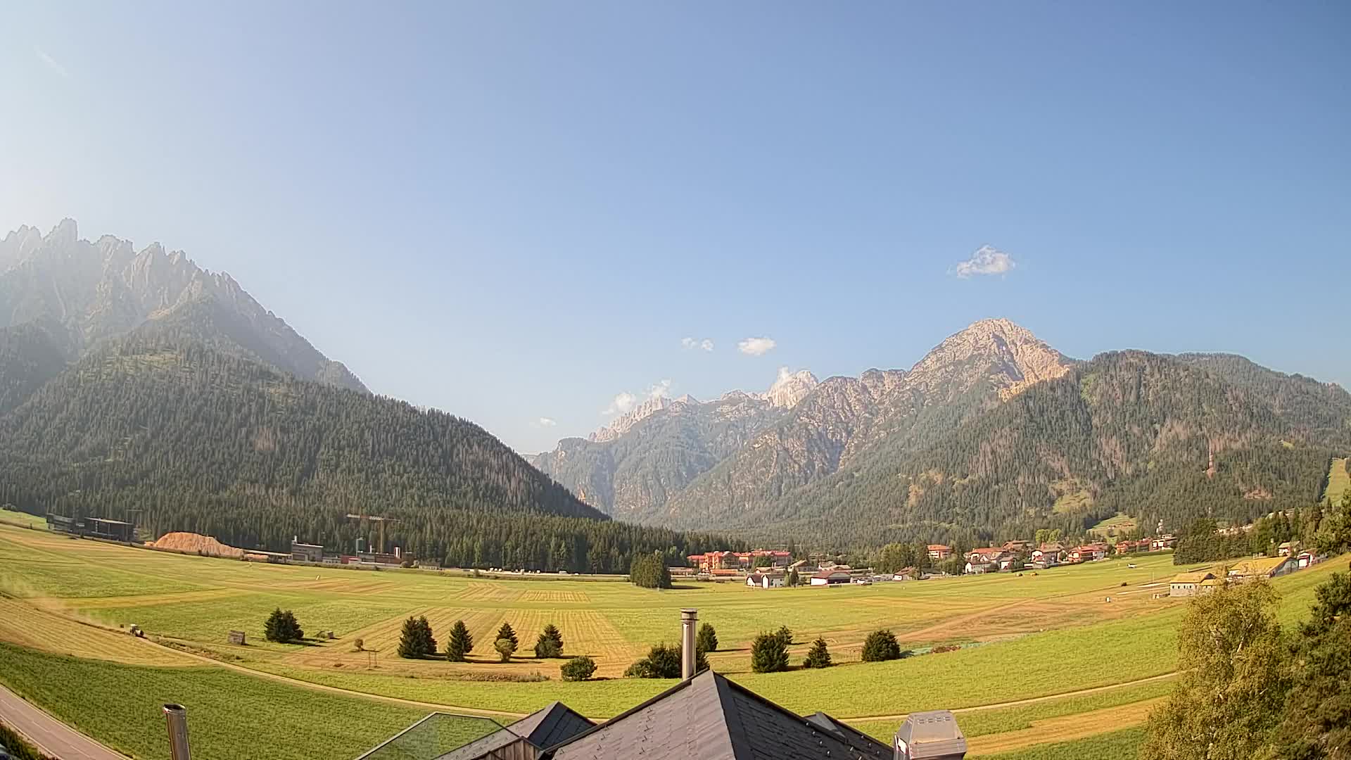 Web kamera Toblach Dolomiti – Pogled s Hotela Rosengarten