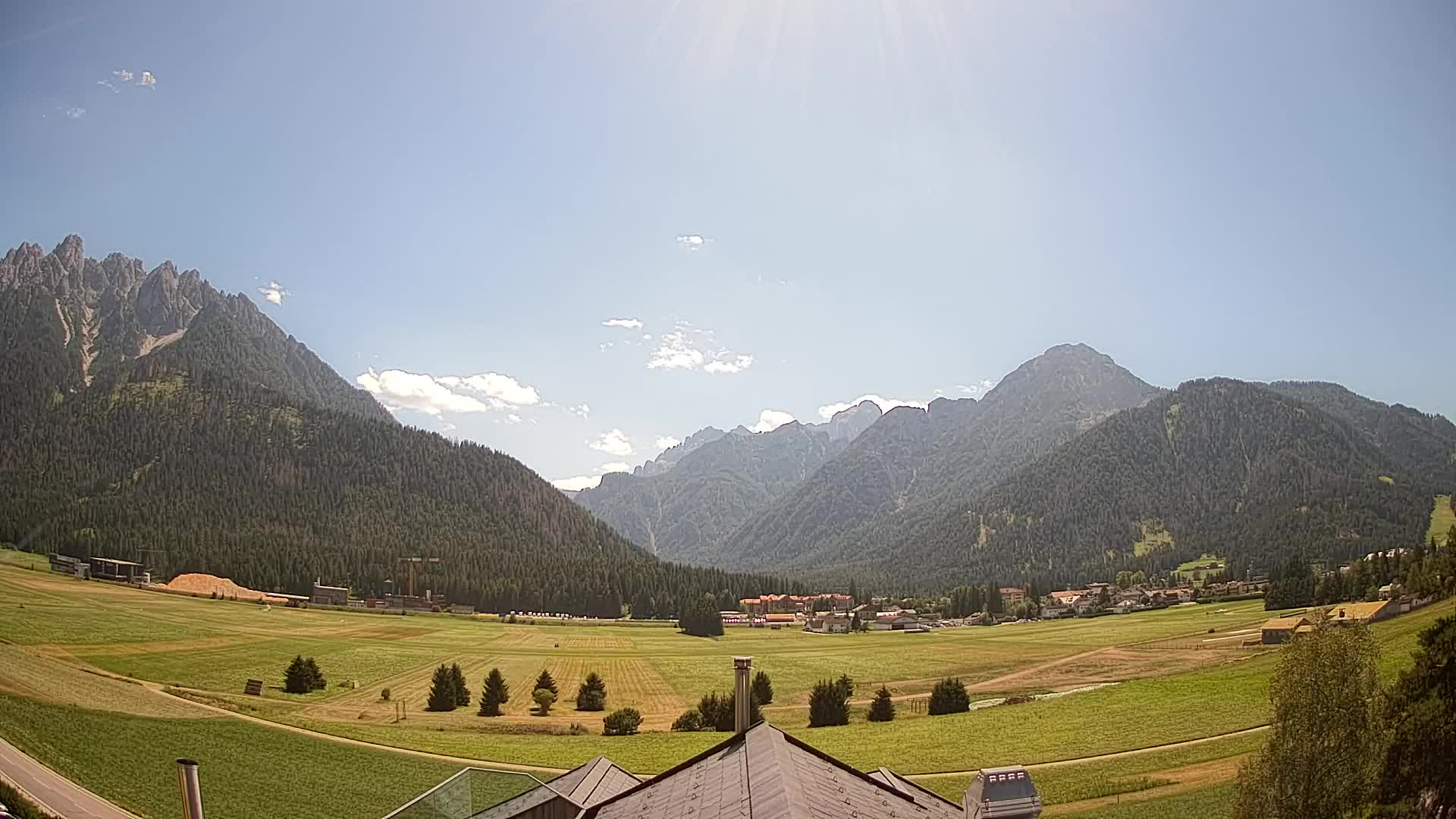 Spletna kamera Toblach Dolomiti – Pogled iz hotela Rosengarten