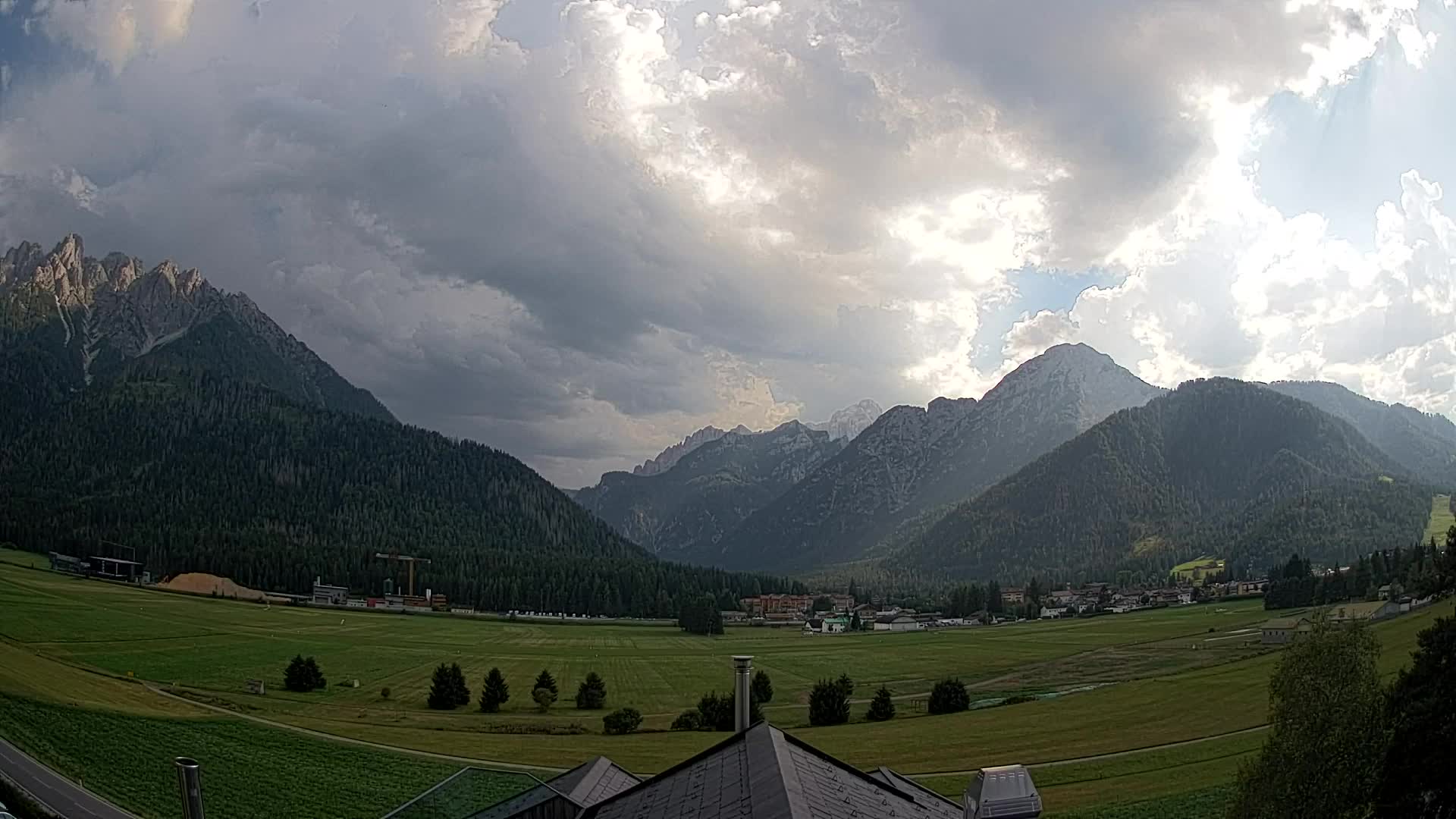 Web kamera Toblach Dolomiti – Pogled s Hotela Rosengarten