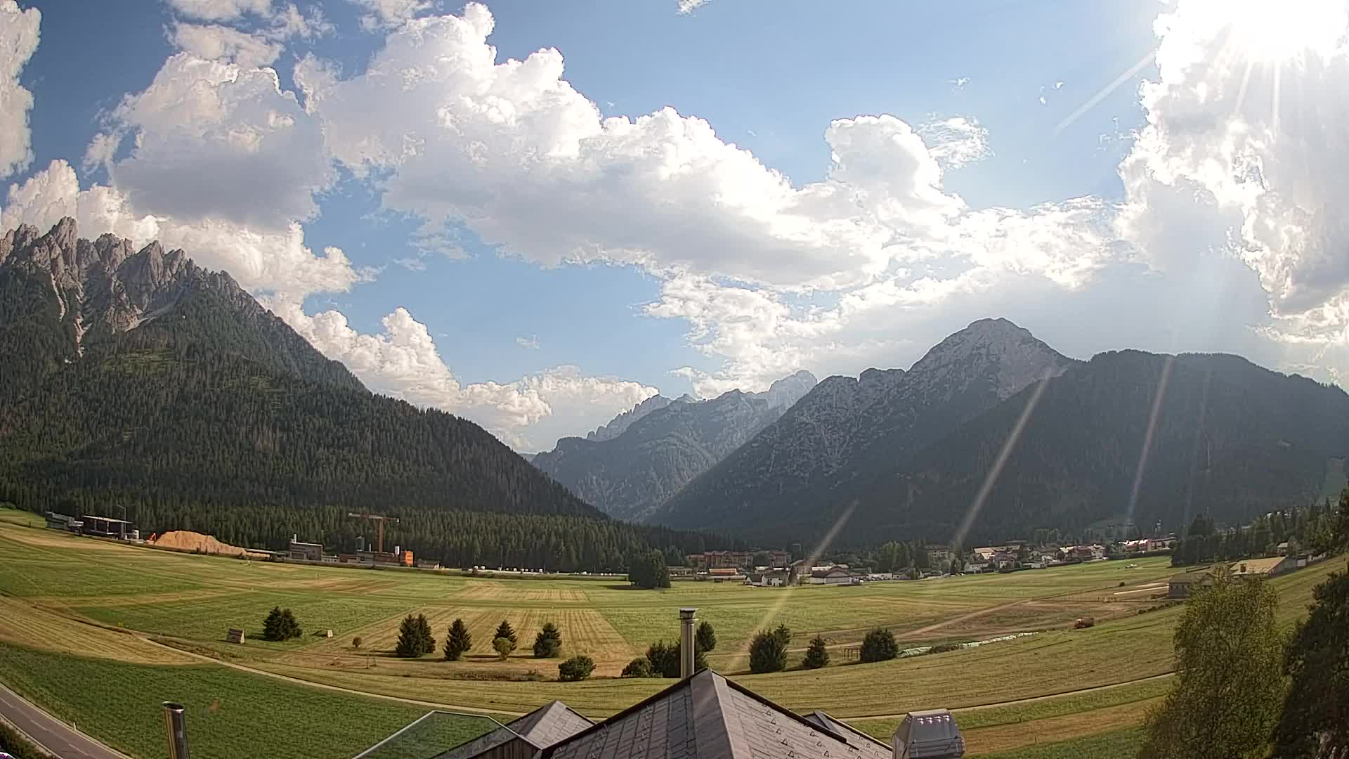 Webcam Toblach Dolomites – View from Hotel Rosengarten