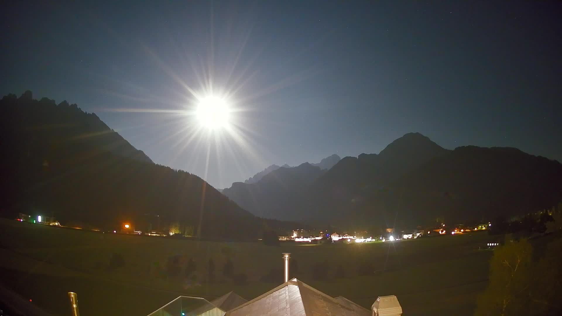 Web kamera Toblach Dolomiti – Pogled s Hotela Rosengarten