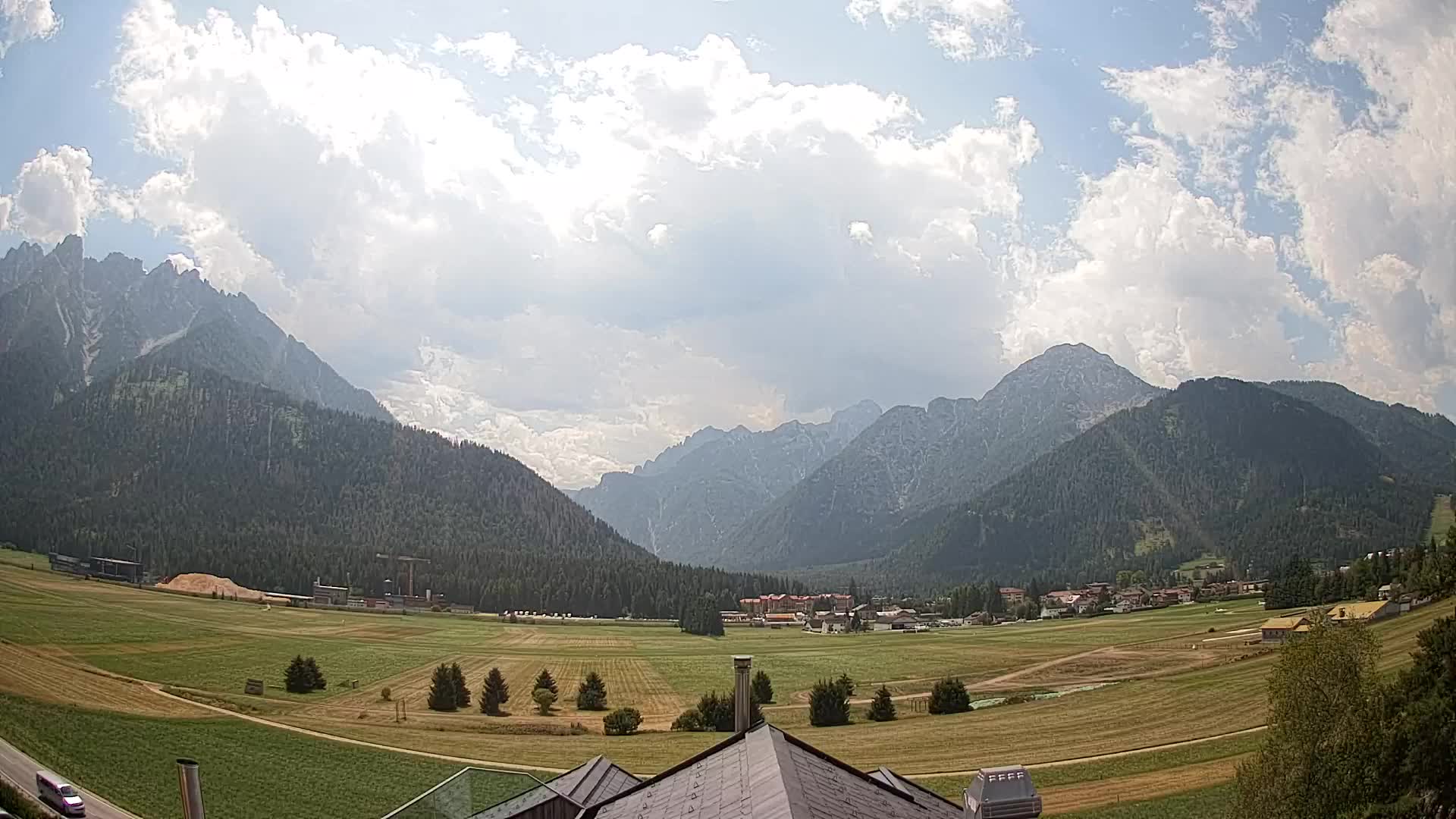 Spletna kamera Toblach Dolomiti – Pogled iz hotela Rosengarten