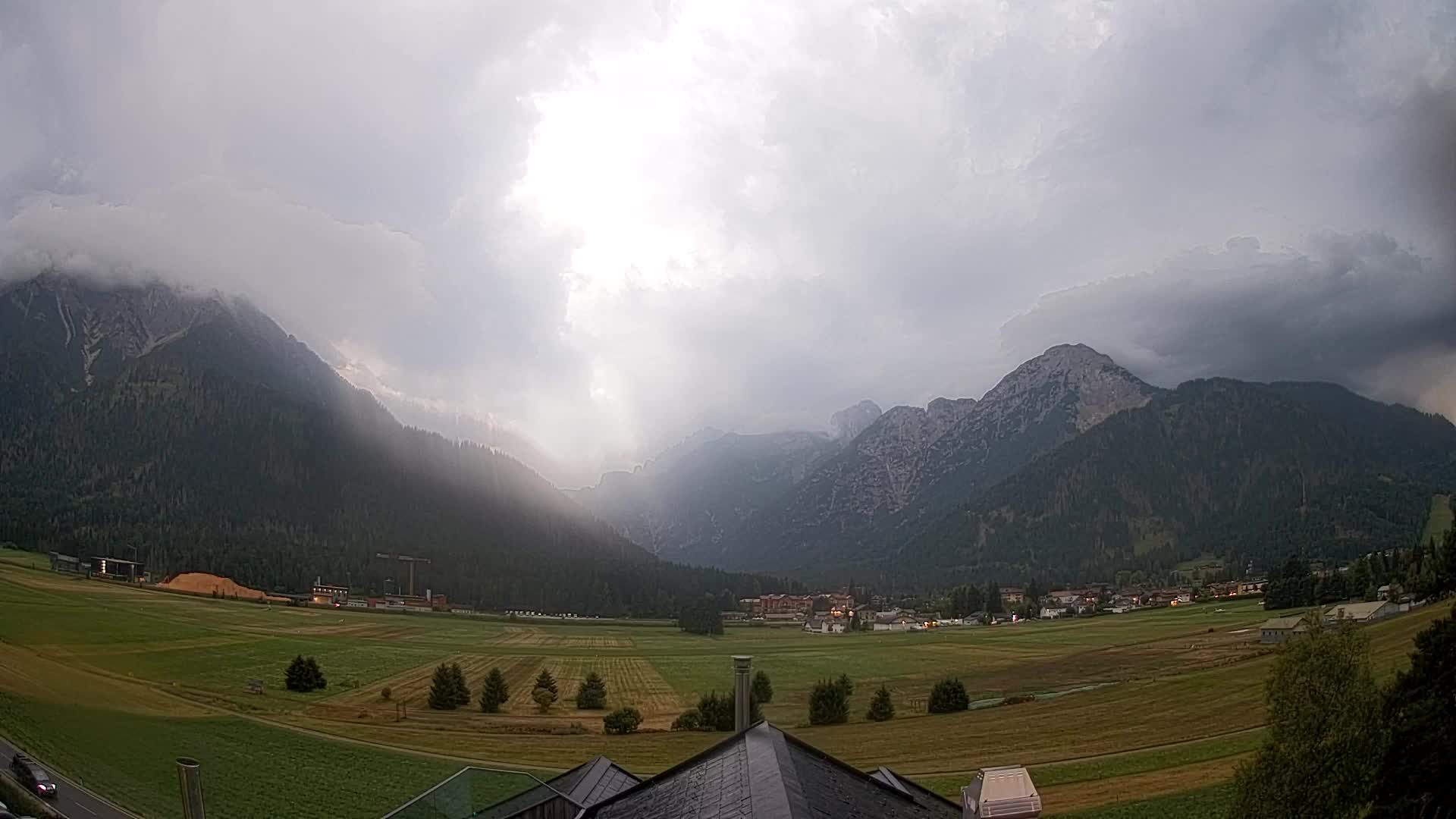 Spletna kamera Toblach Dolomiti – Pogled iz hotela Rosengarten