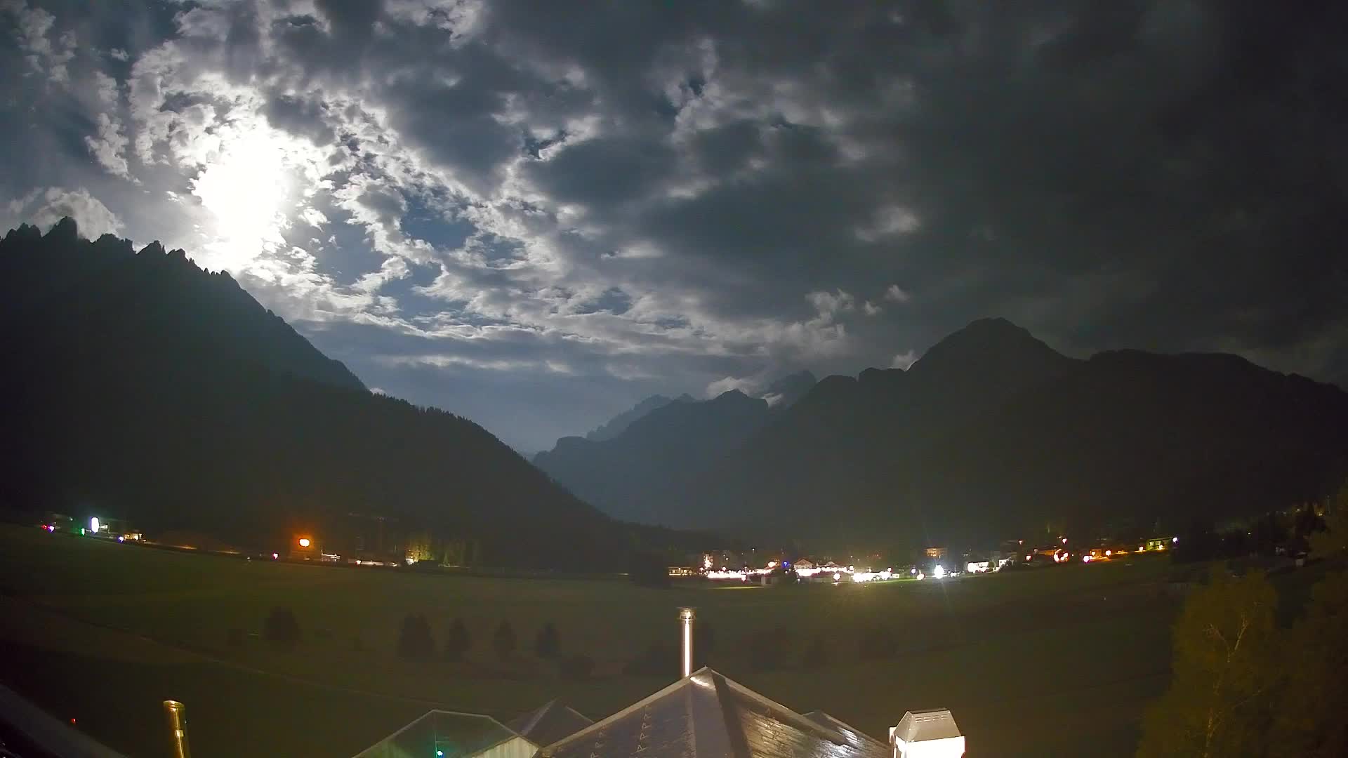Webcam Toblach Dolomites – View from Hotel Rosengarten