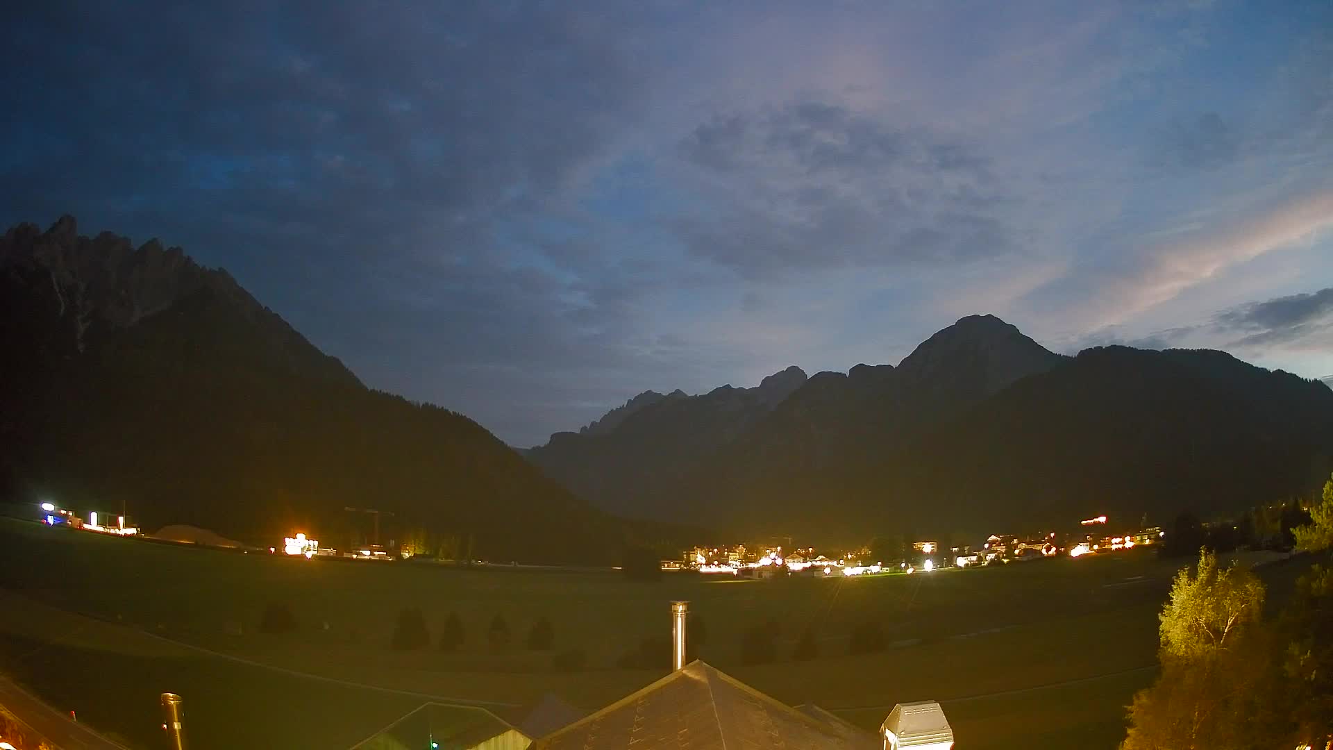 Spletna kamera Toblach Dolomiti – Pogled iz hotela Rosengarten