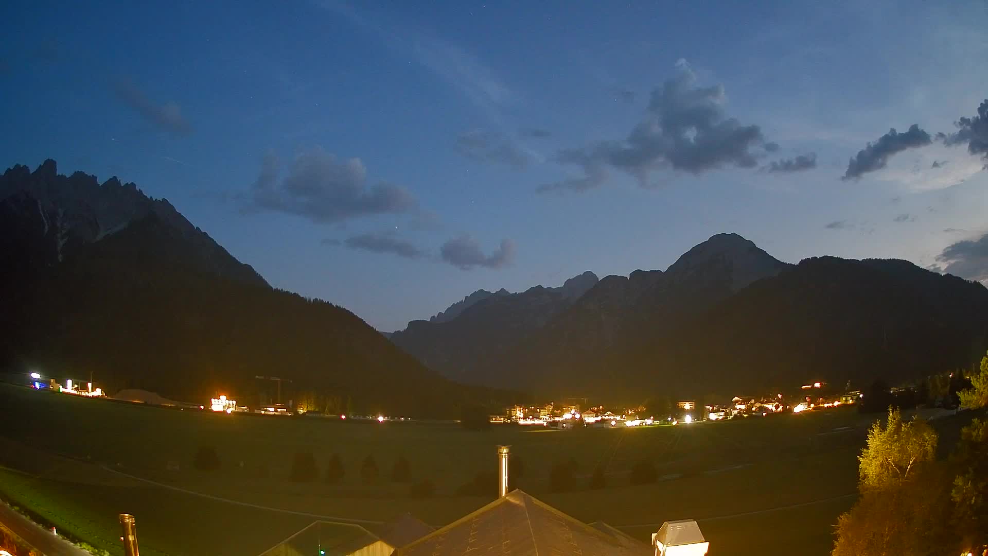 Web kamera Toblach Dolomiti – Pogled s Hotela Rosengarten