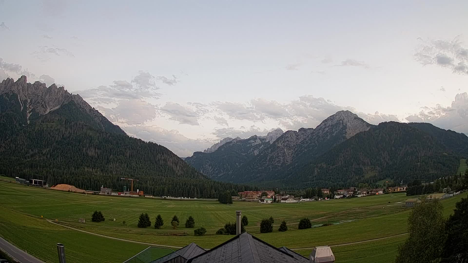 Spletna kamera Toblach Dolomiti – Pogled iz hotela Rosengarten